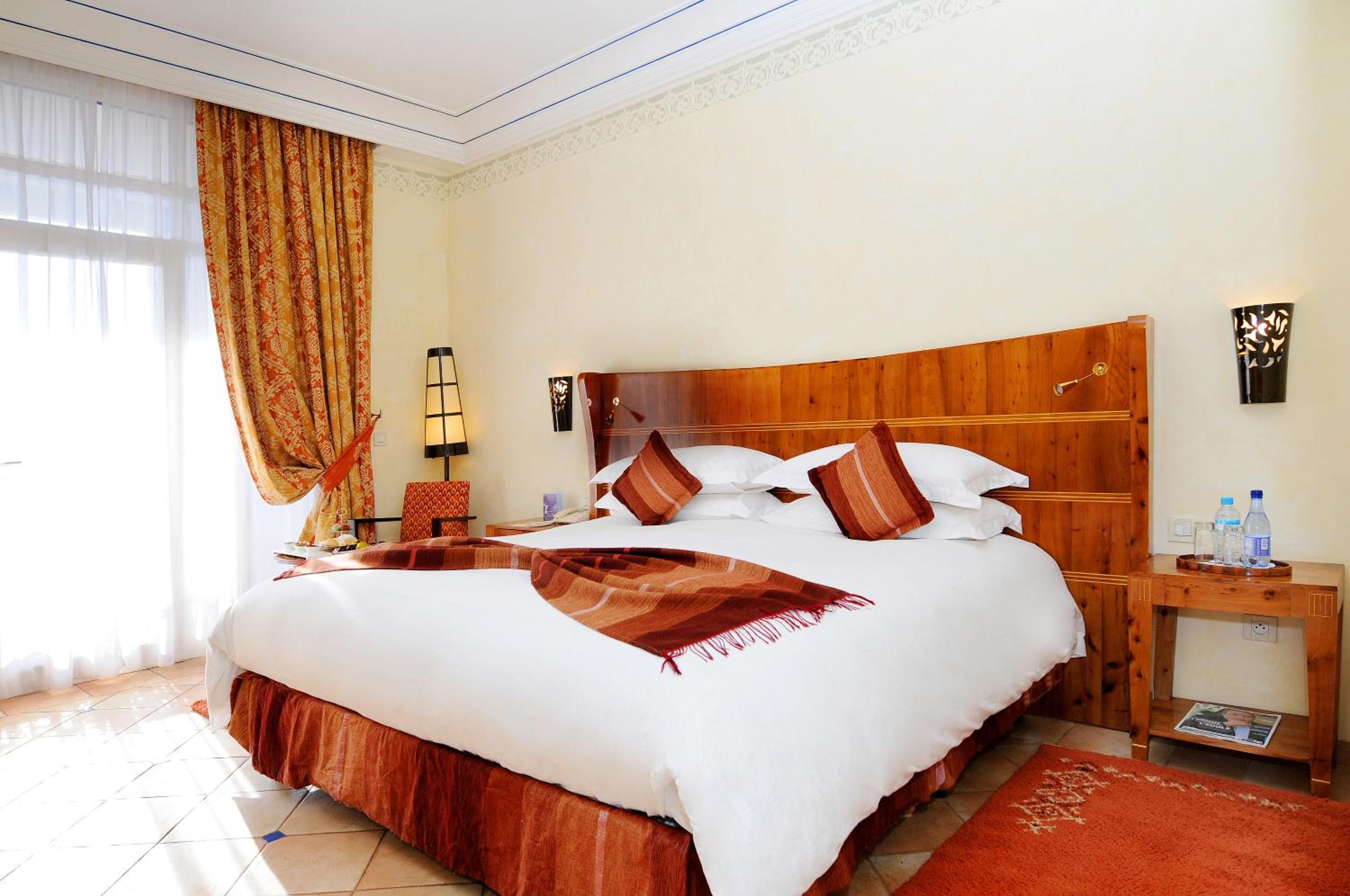 Standard Double Room thumbnail 5