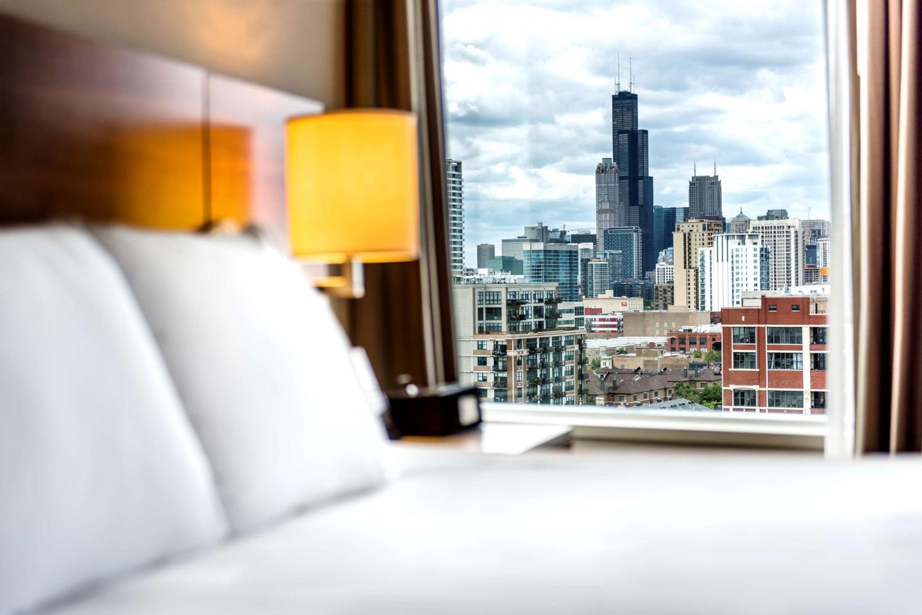 King Room with City View - Photo 10