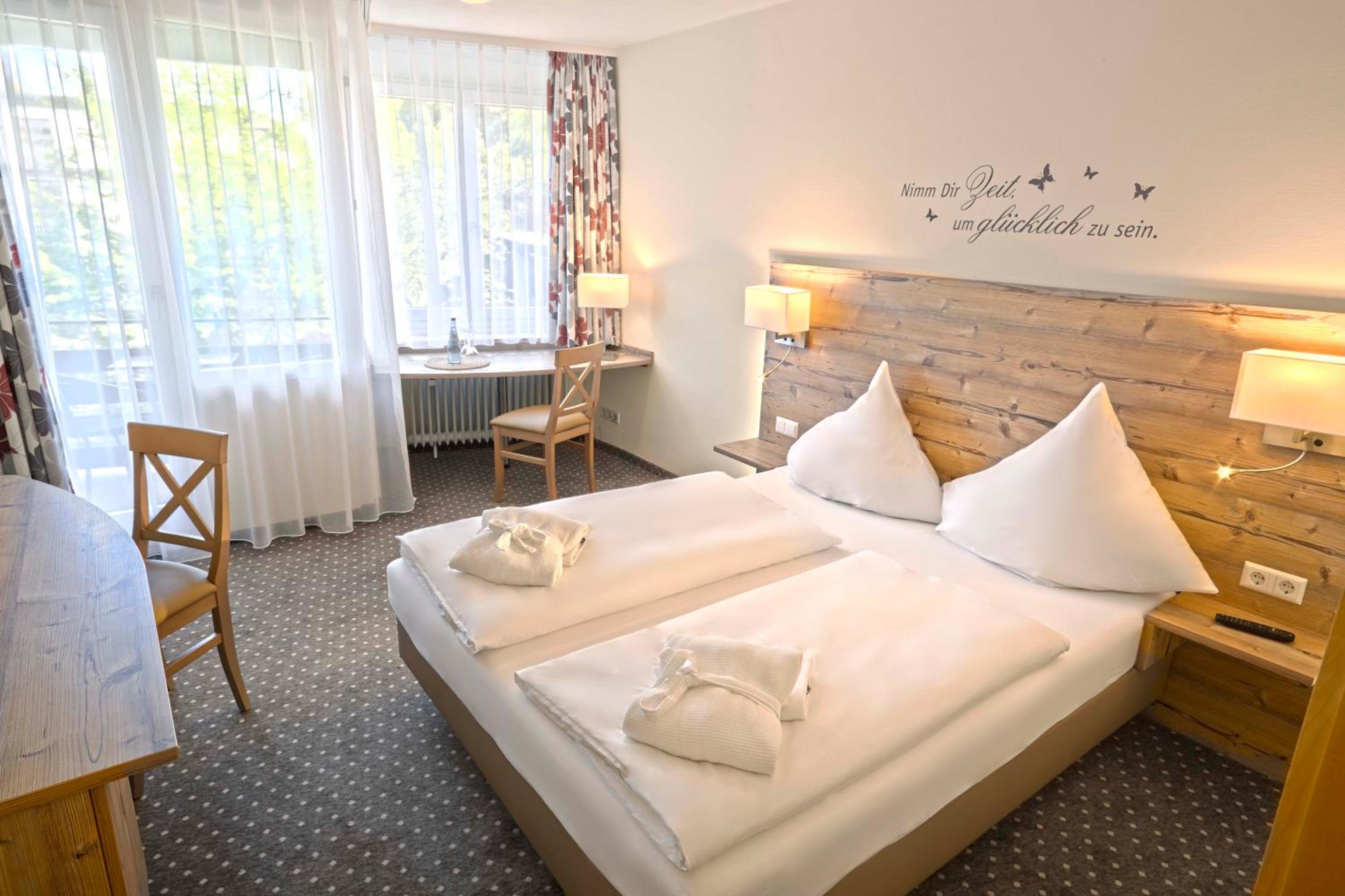 Standard Double Room - Photo 2