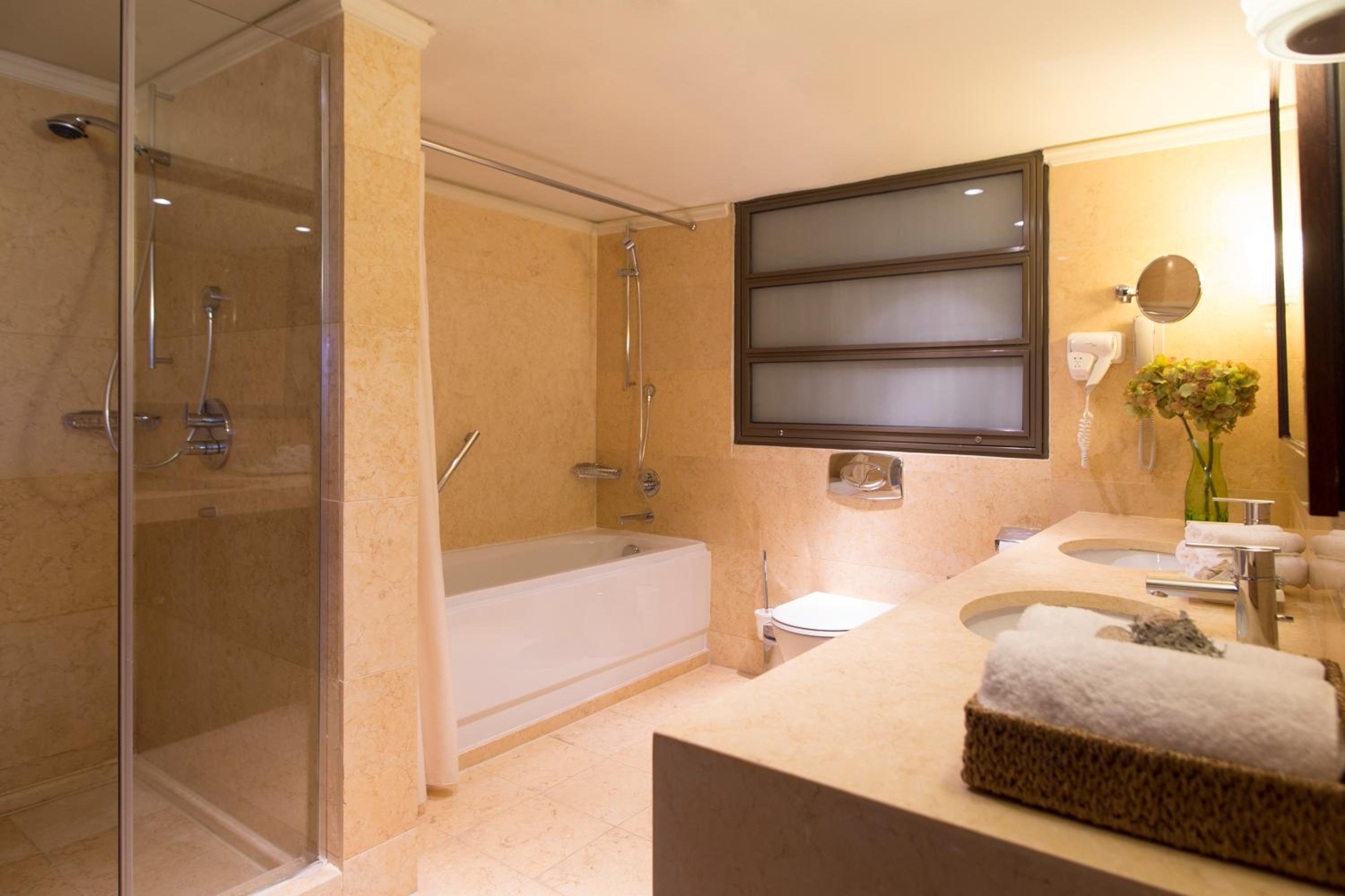 Two Bedrooms Grand Suite - Sea or Marina View - Photo 4