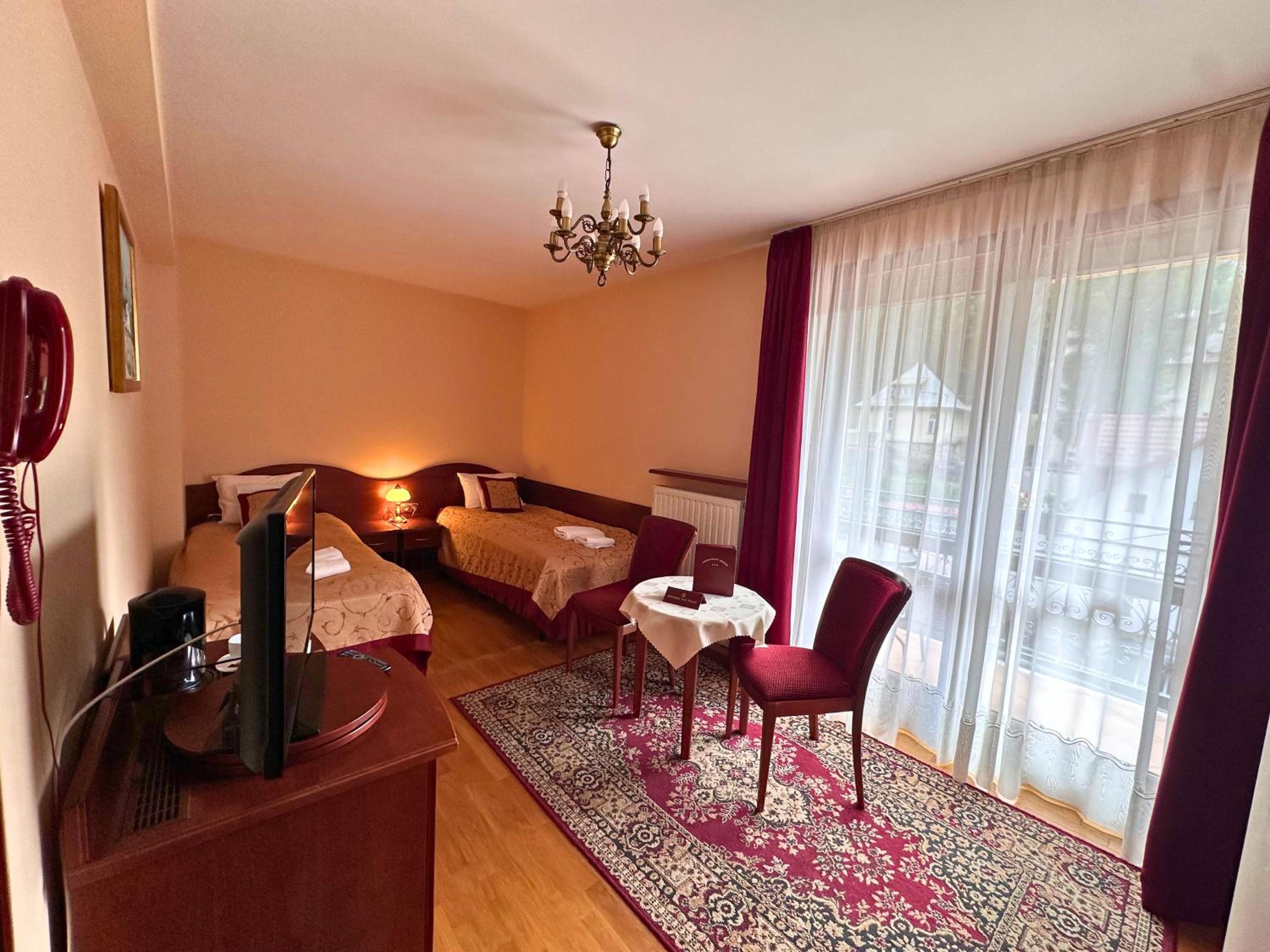 Twin Room with Balcony photo 3