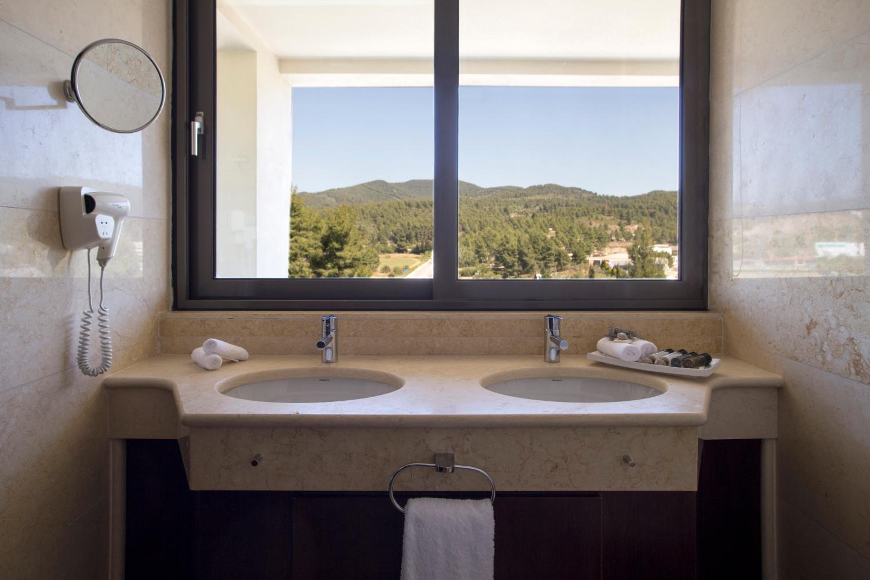 Two Bedrooms Grand Suite Golf View - Photo 2
