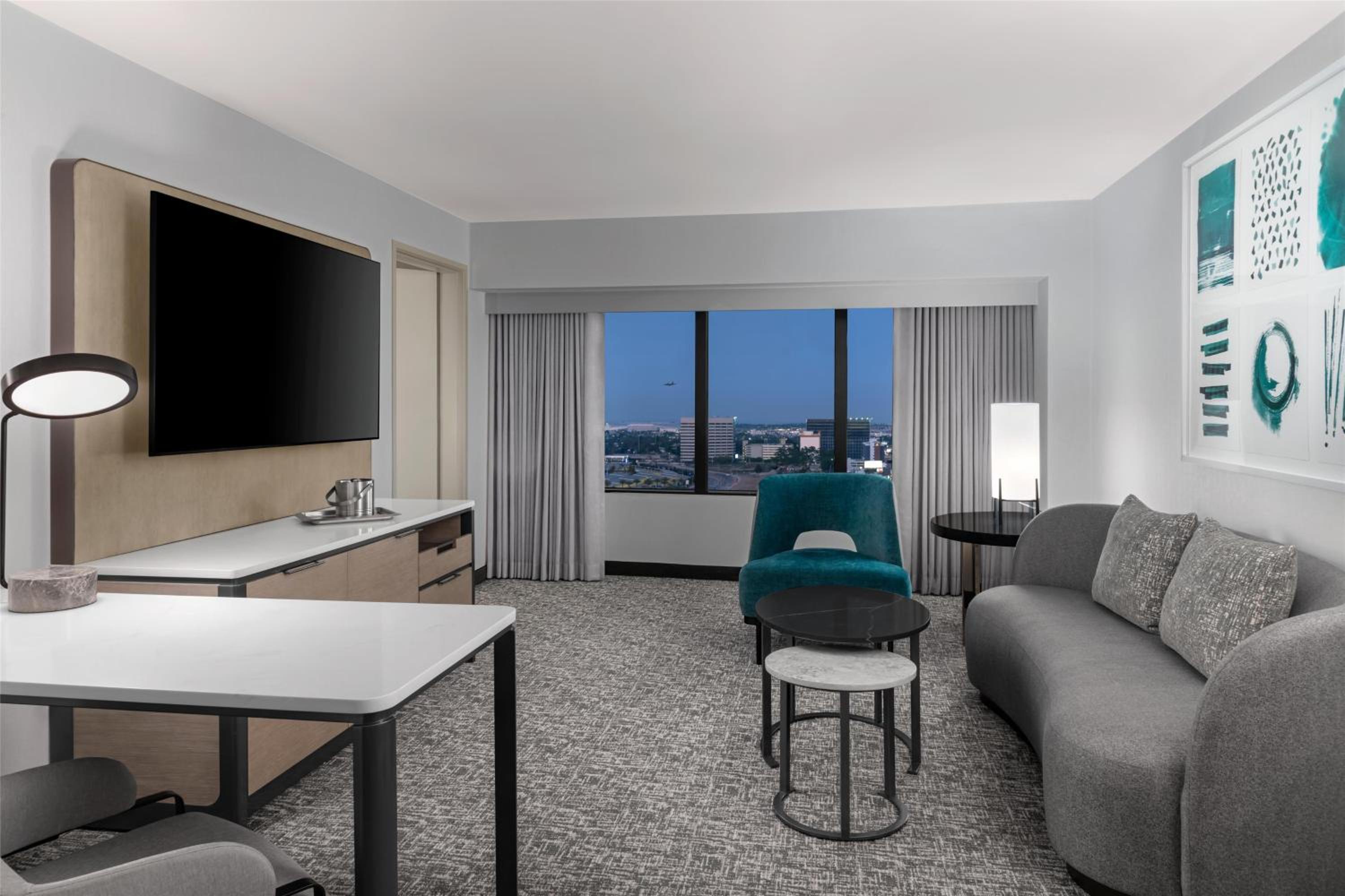 Superior King Suite - Hearing Accessible photo 2