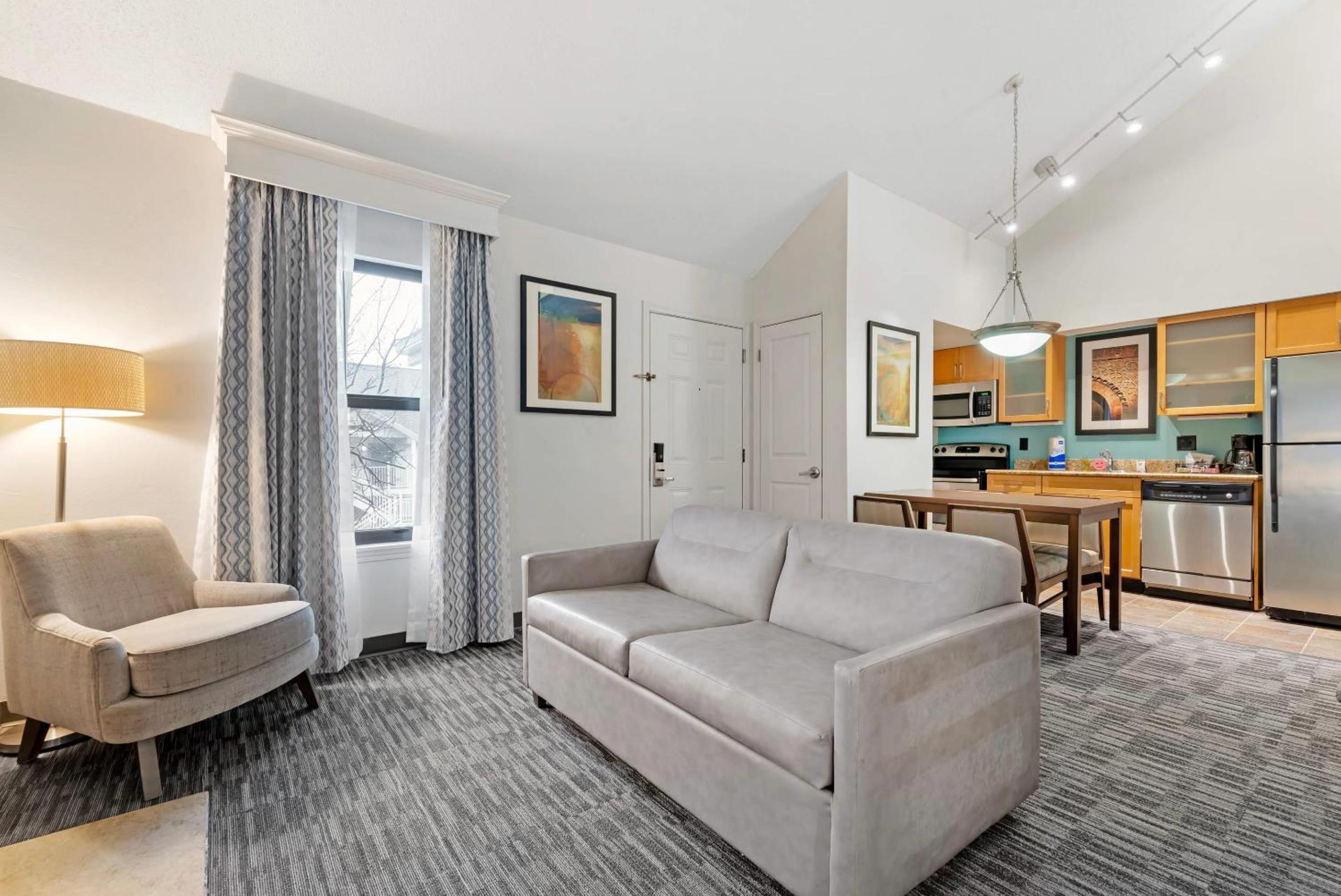 Family Suite - Non-Smoking photo 3