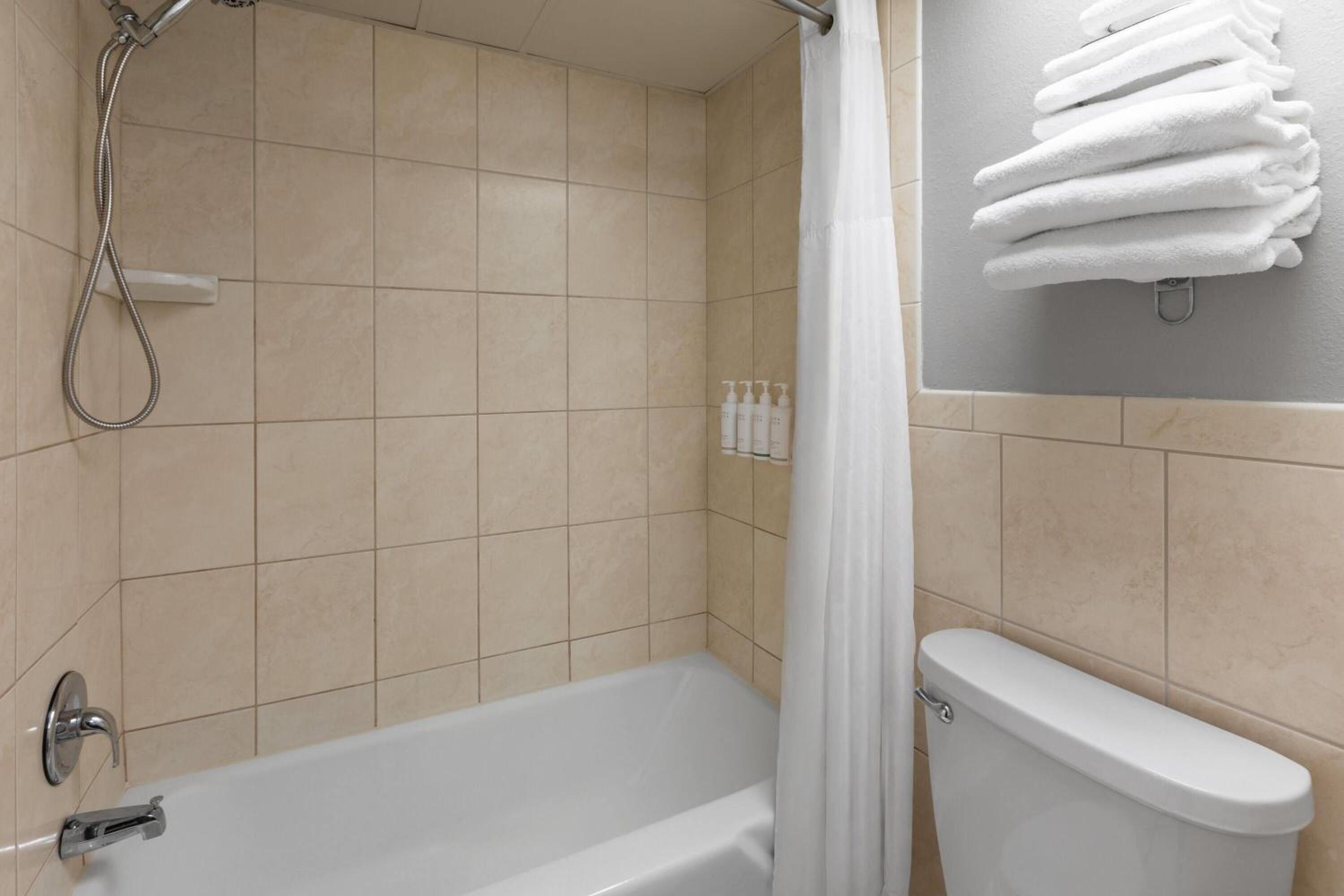 Deluxe King Room with Jetted Tub - Non-Smoking - Photo 1