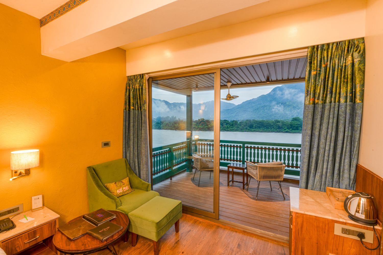 Double Room with Balcony and Sea View photo 3