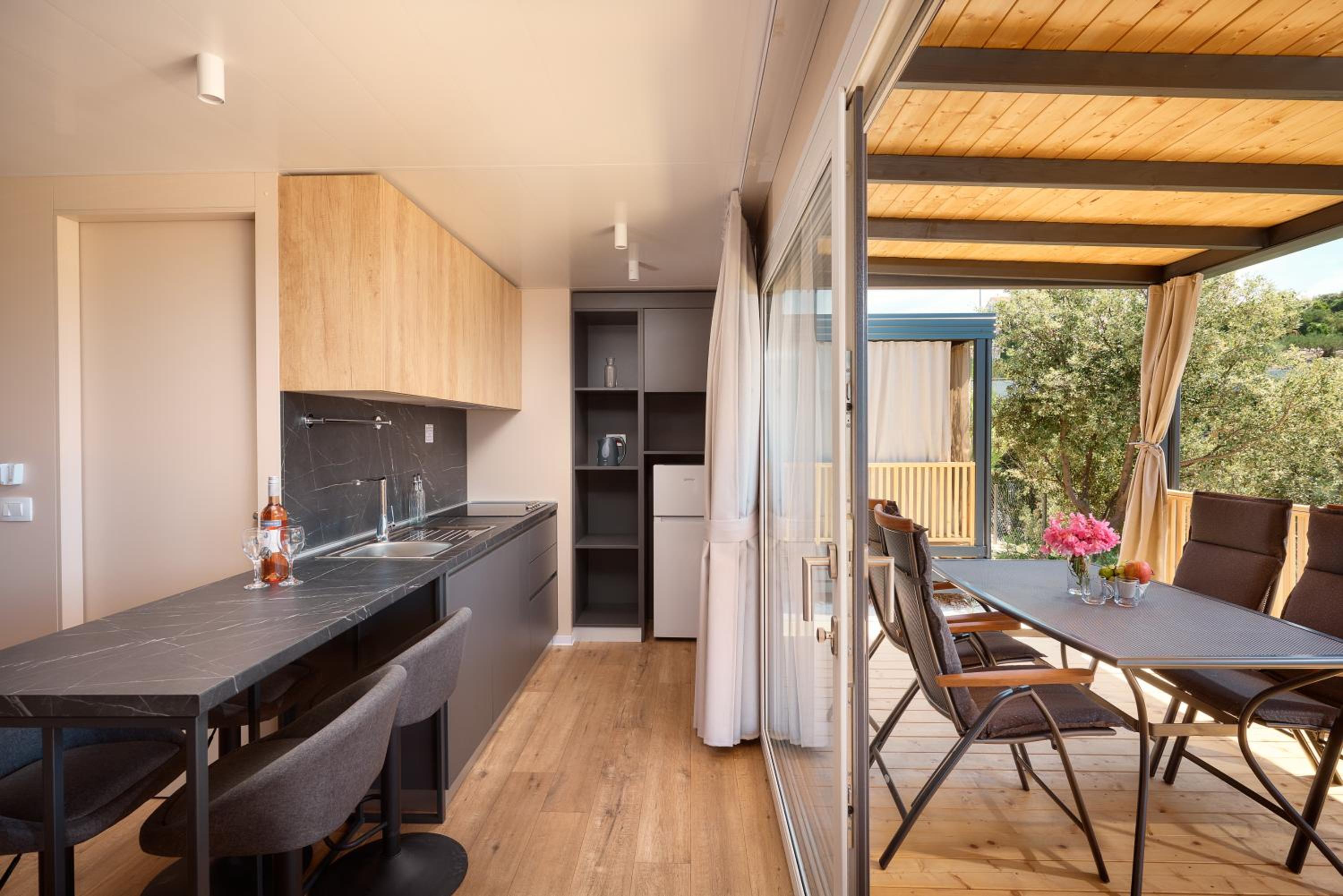 Premium Two-Bedroom Mobile Home with Terrace - Seaside, photo 6