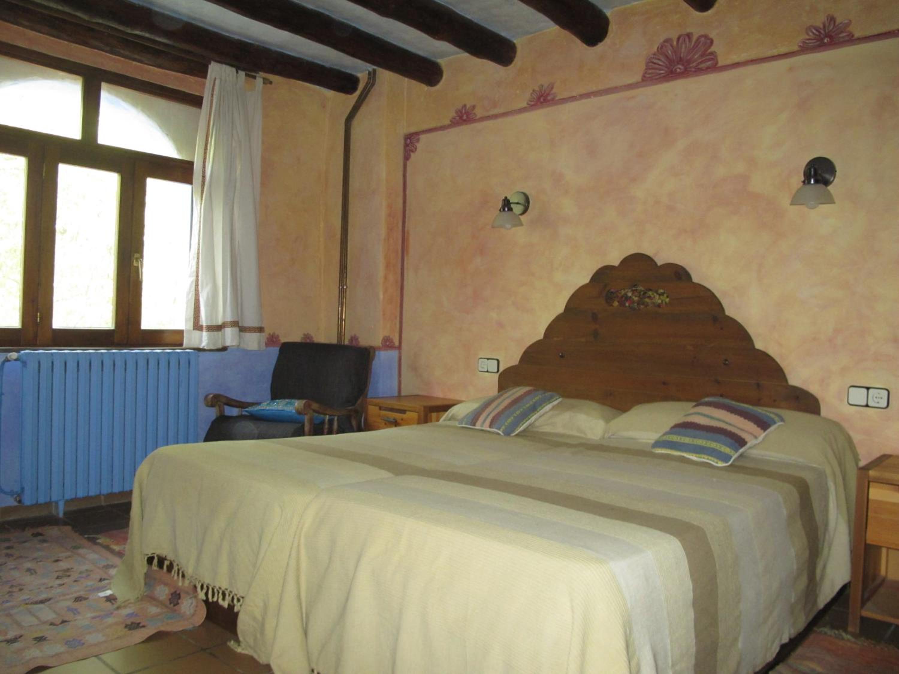 Twin Room - Photo 2