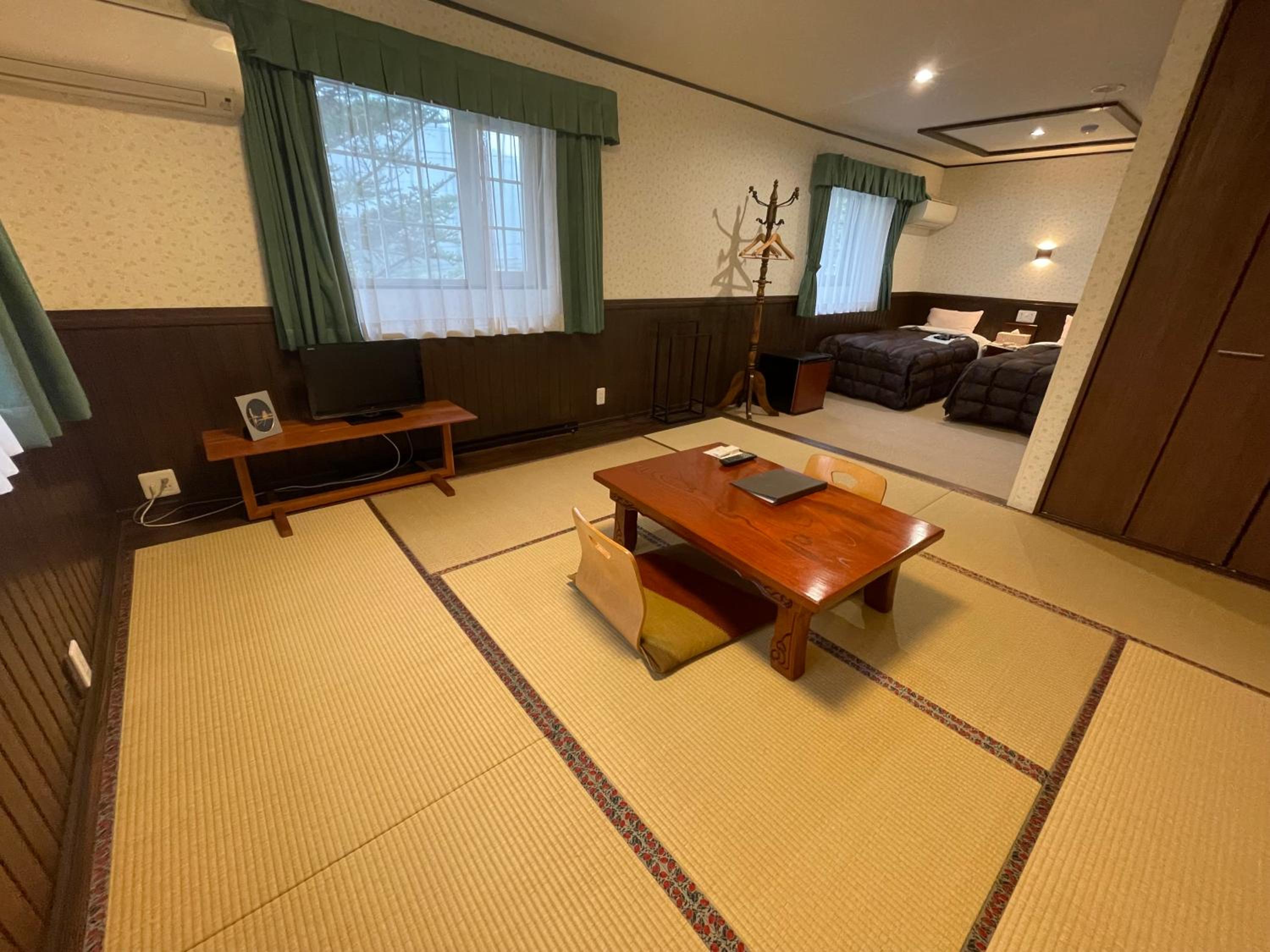 Economy Twin Room
