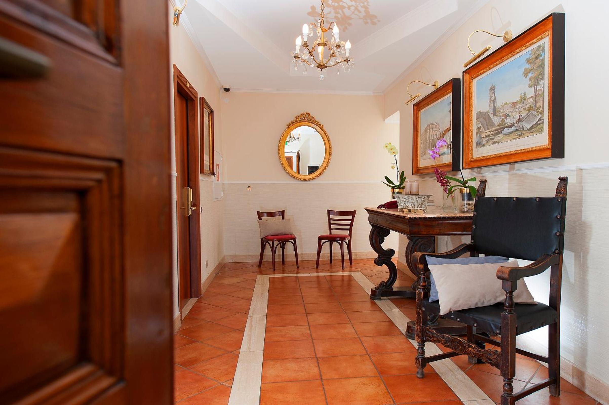 Double or Twin Room with Private Bathroom photo 3