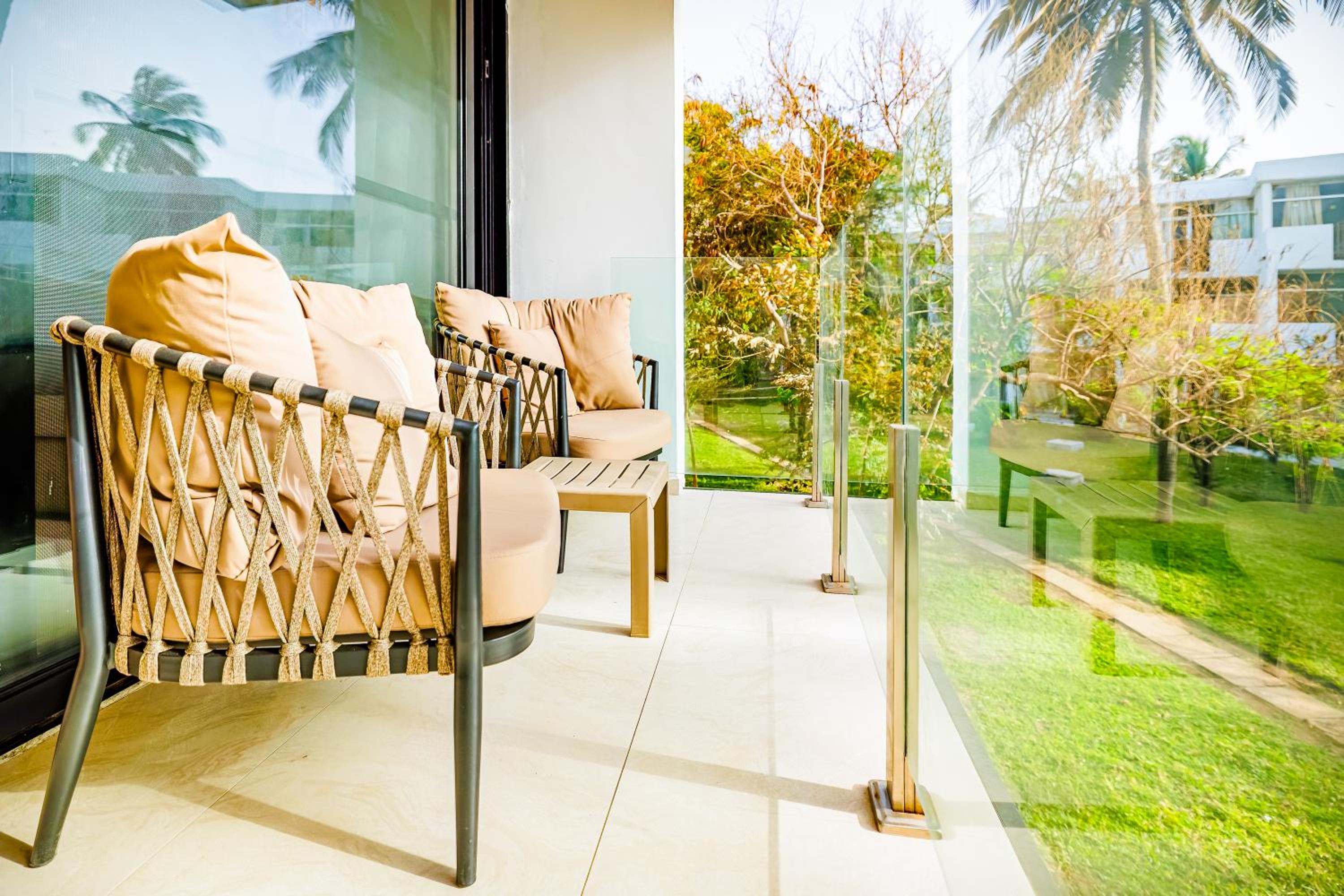 Family Room with Garden View - Photo 13