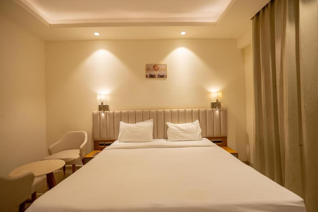 Deluxe King Room photo 3