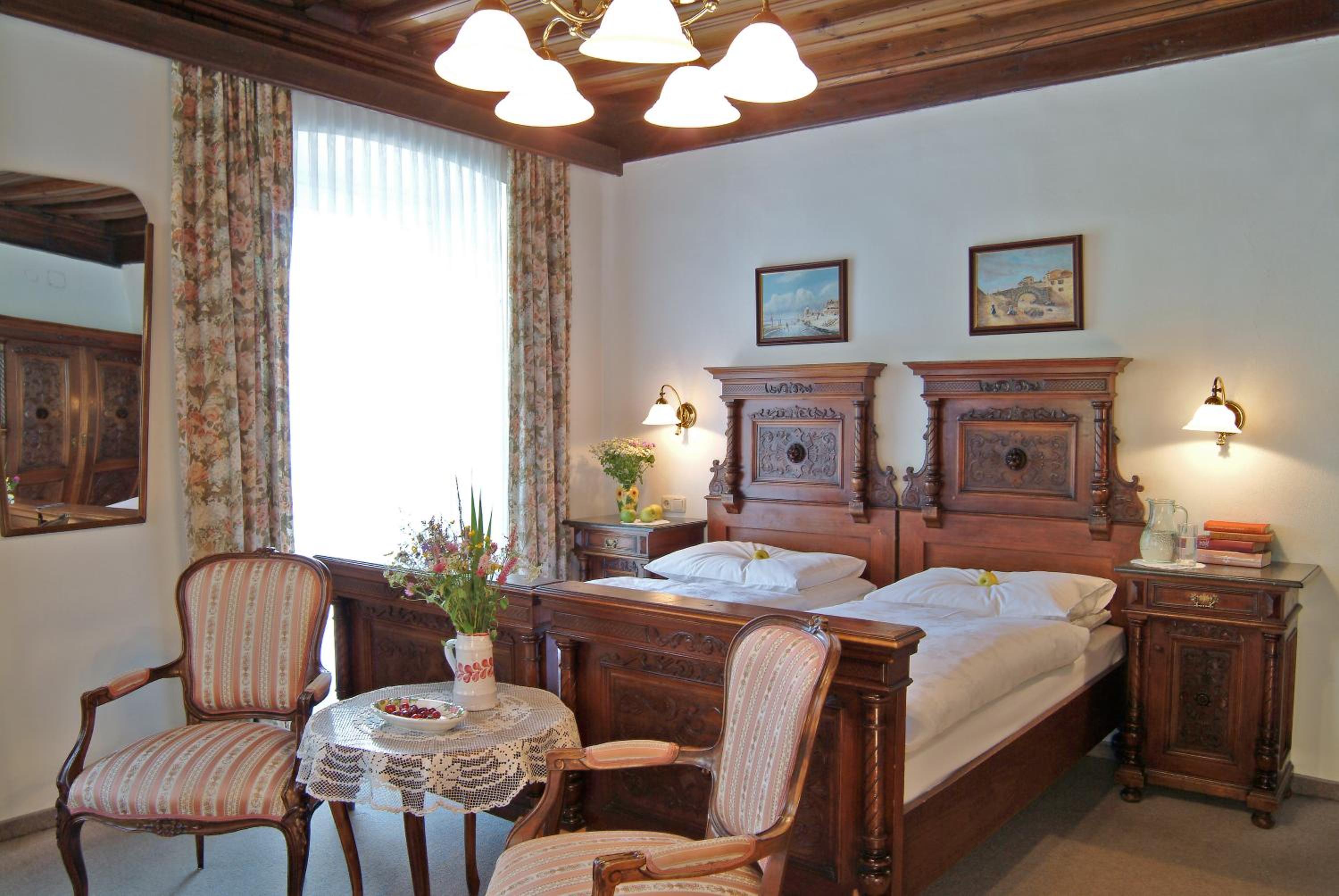 One-Bedroom Apartment with Balcony