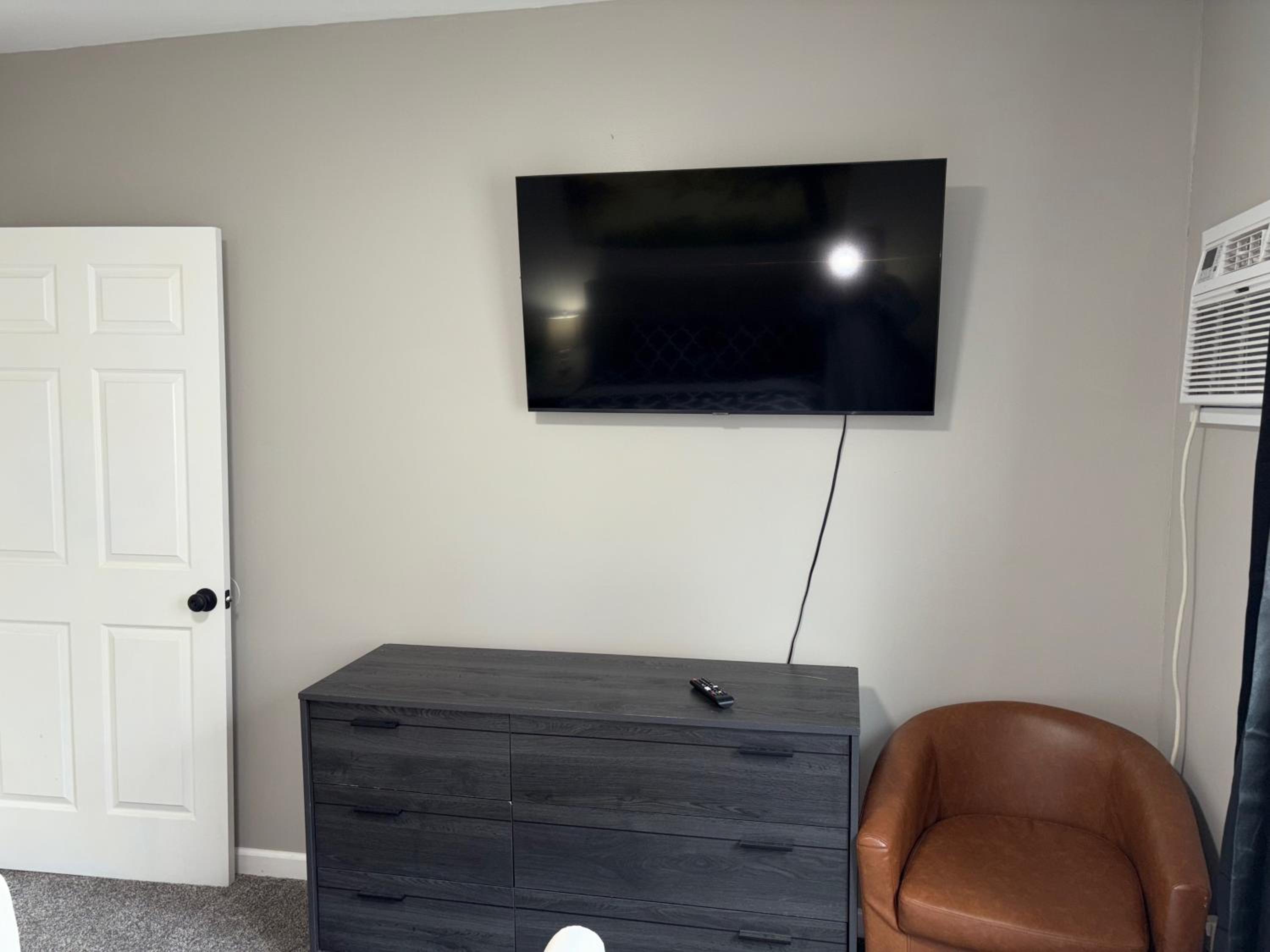 Three-Bedroom Apartment photo 3