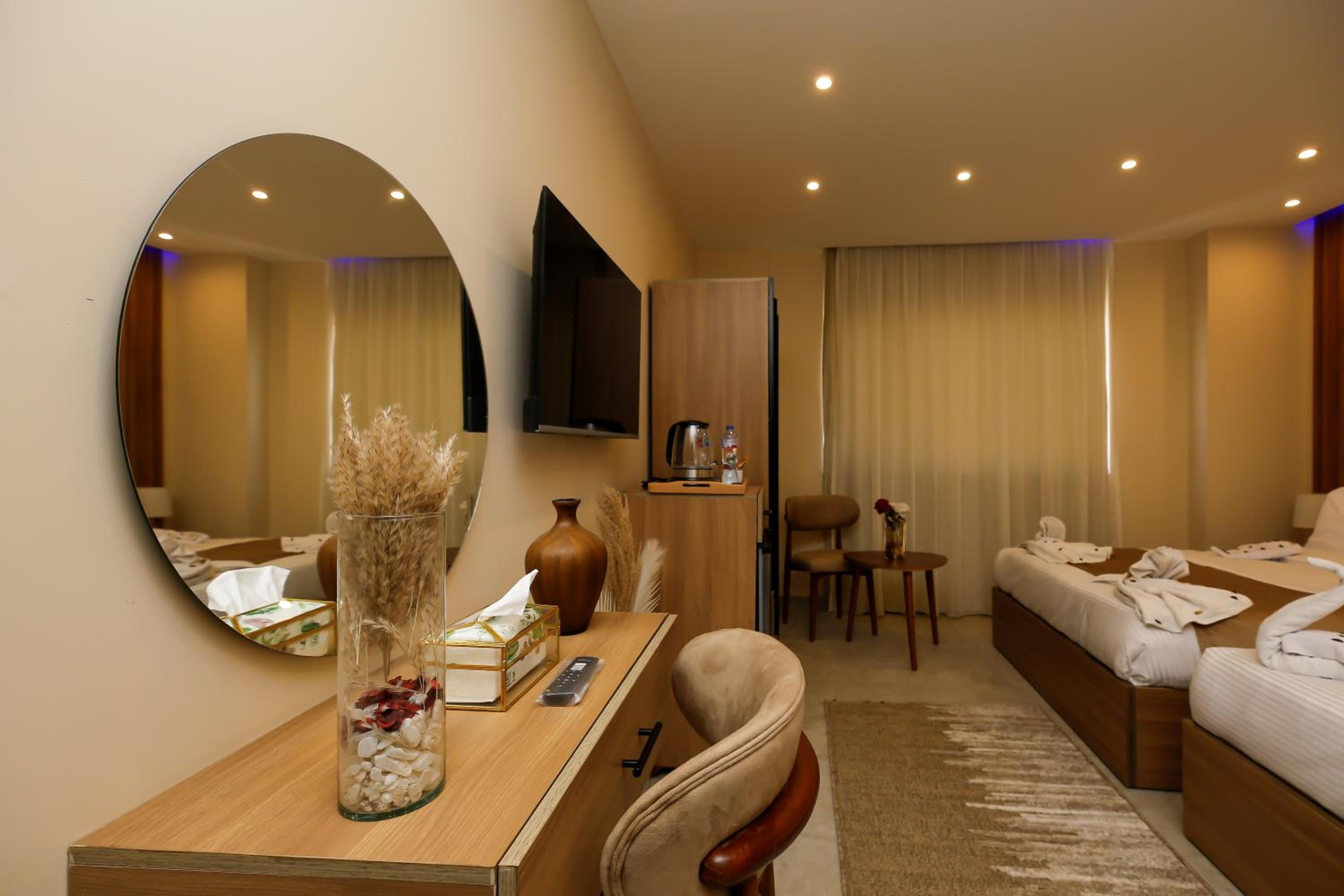 Triple Room with Pyramids view