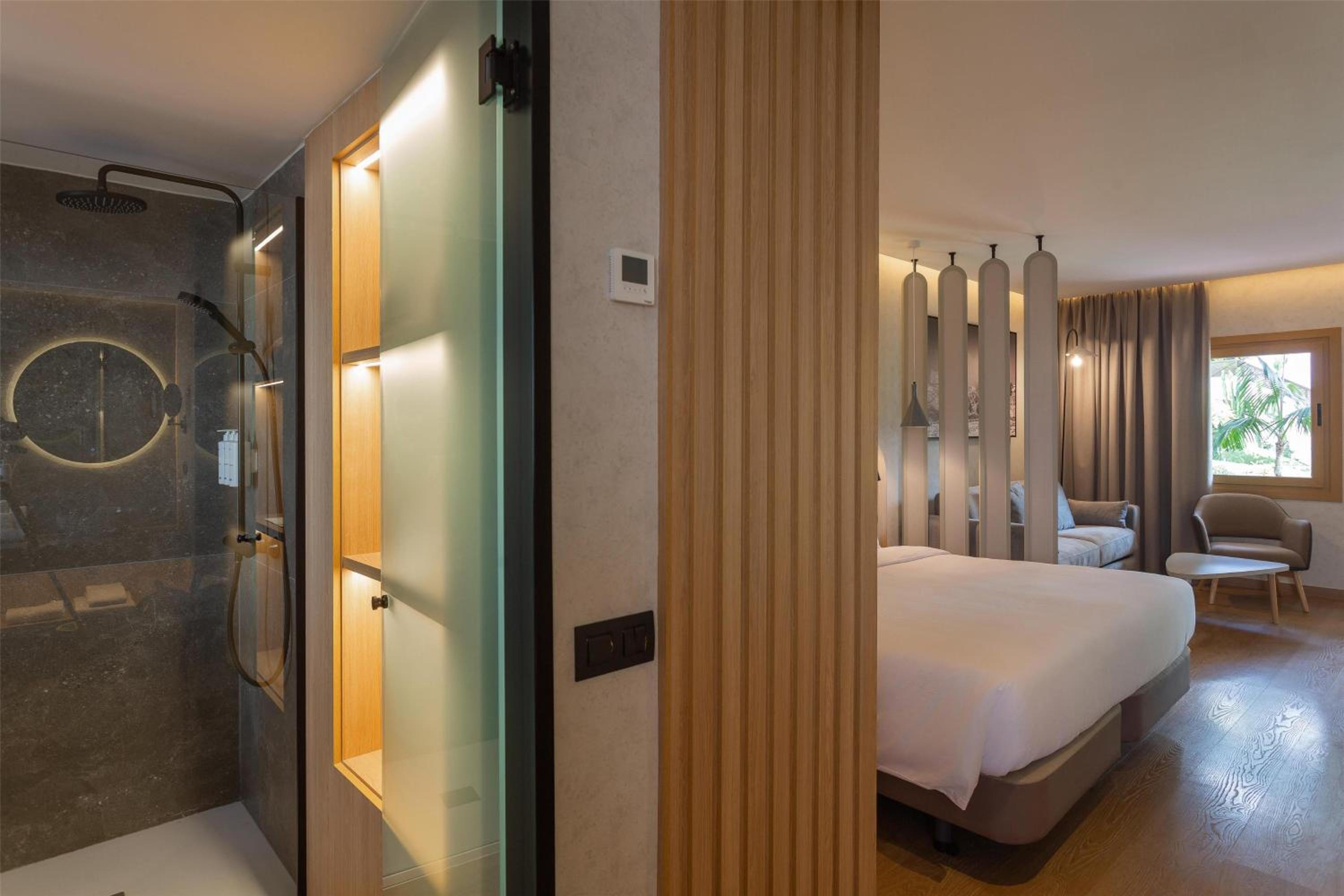 Junior Suite - Balcony - Photo 11