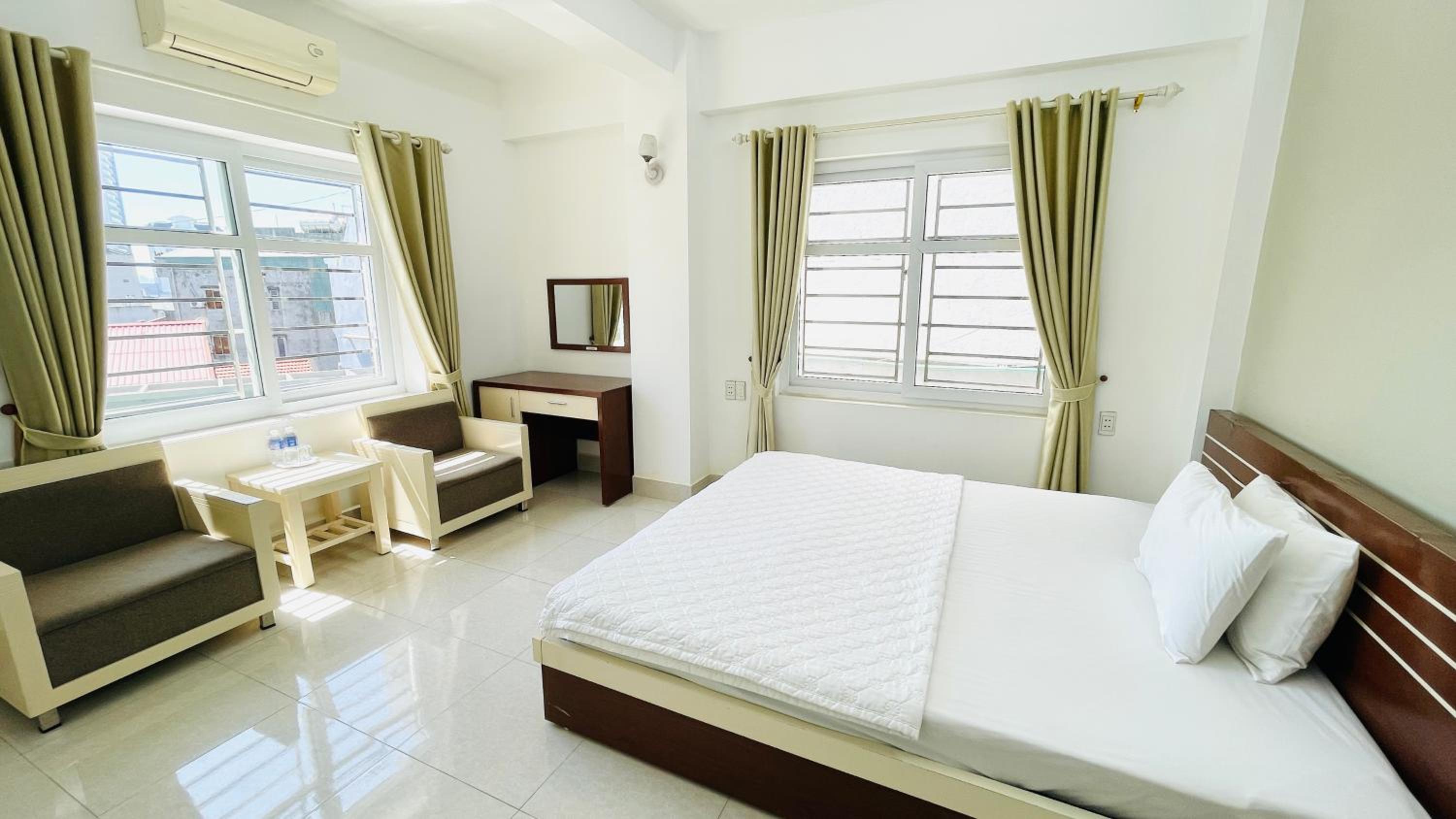Standard King Room photo 1
