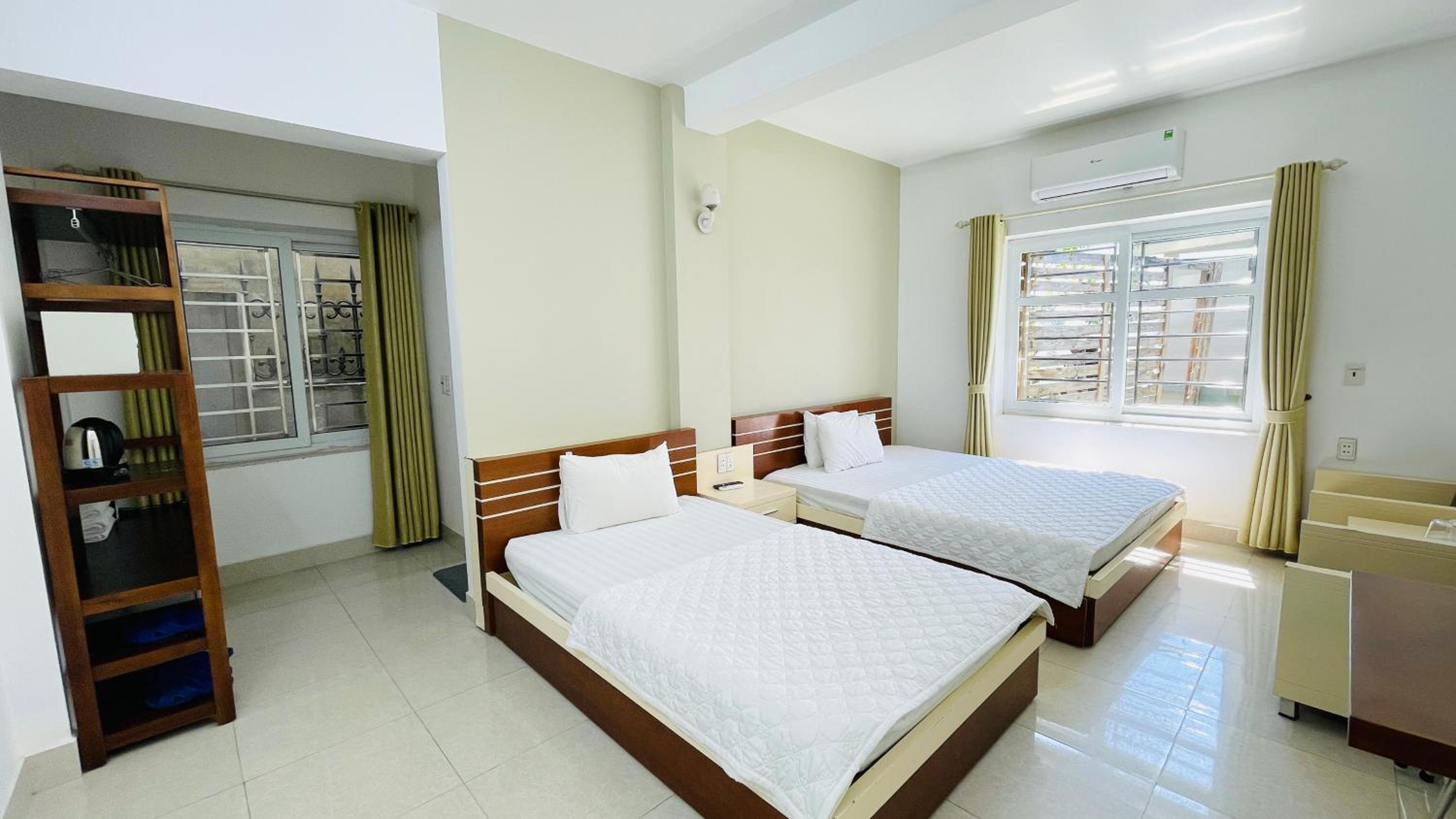 Economy Triple Room - Photo 4