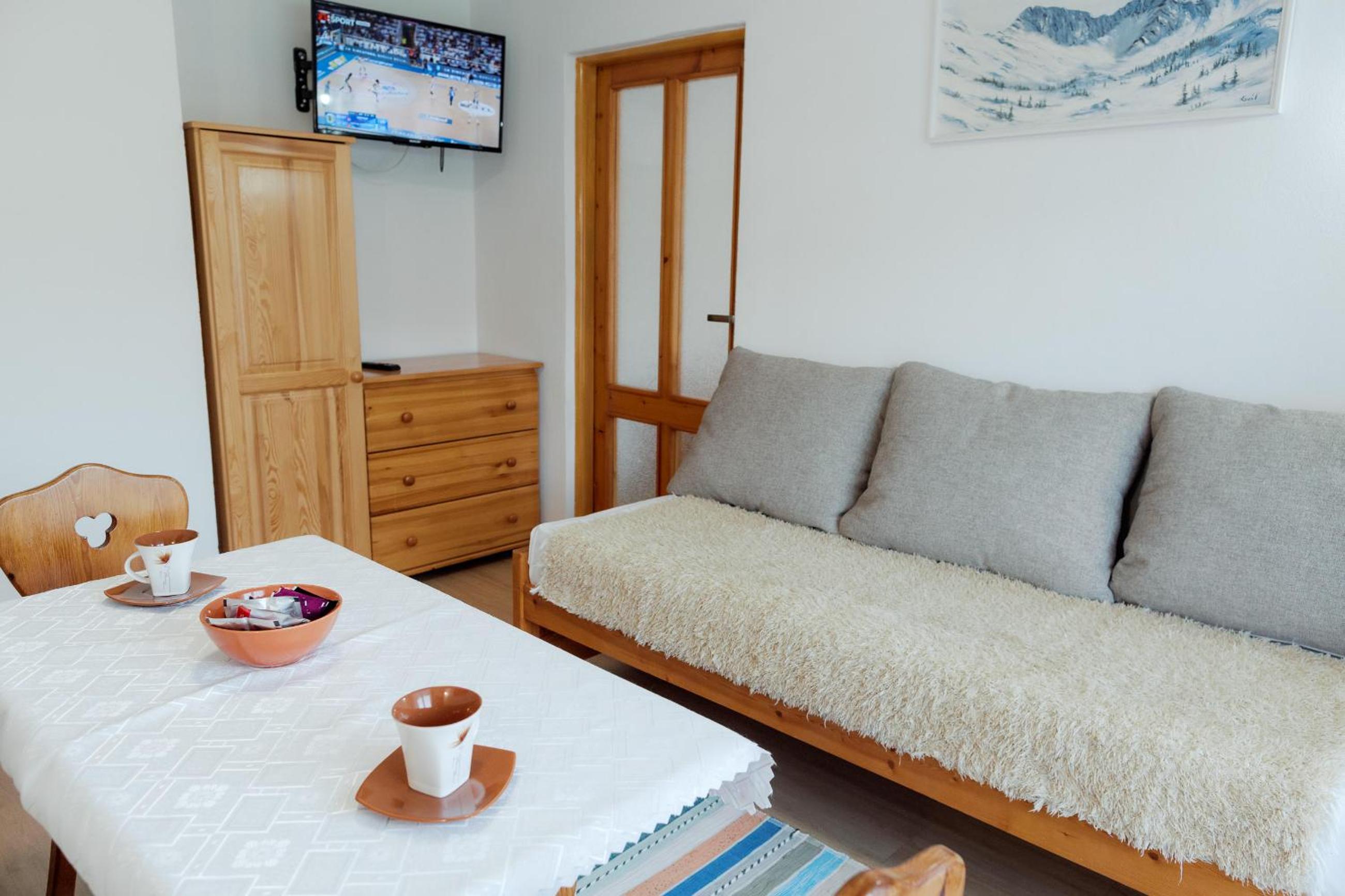 Apartment with Mountain View photo 2