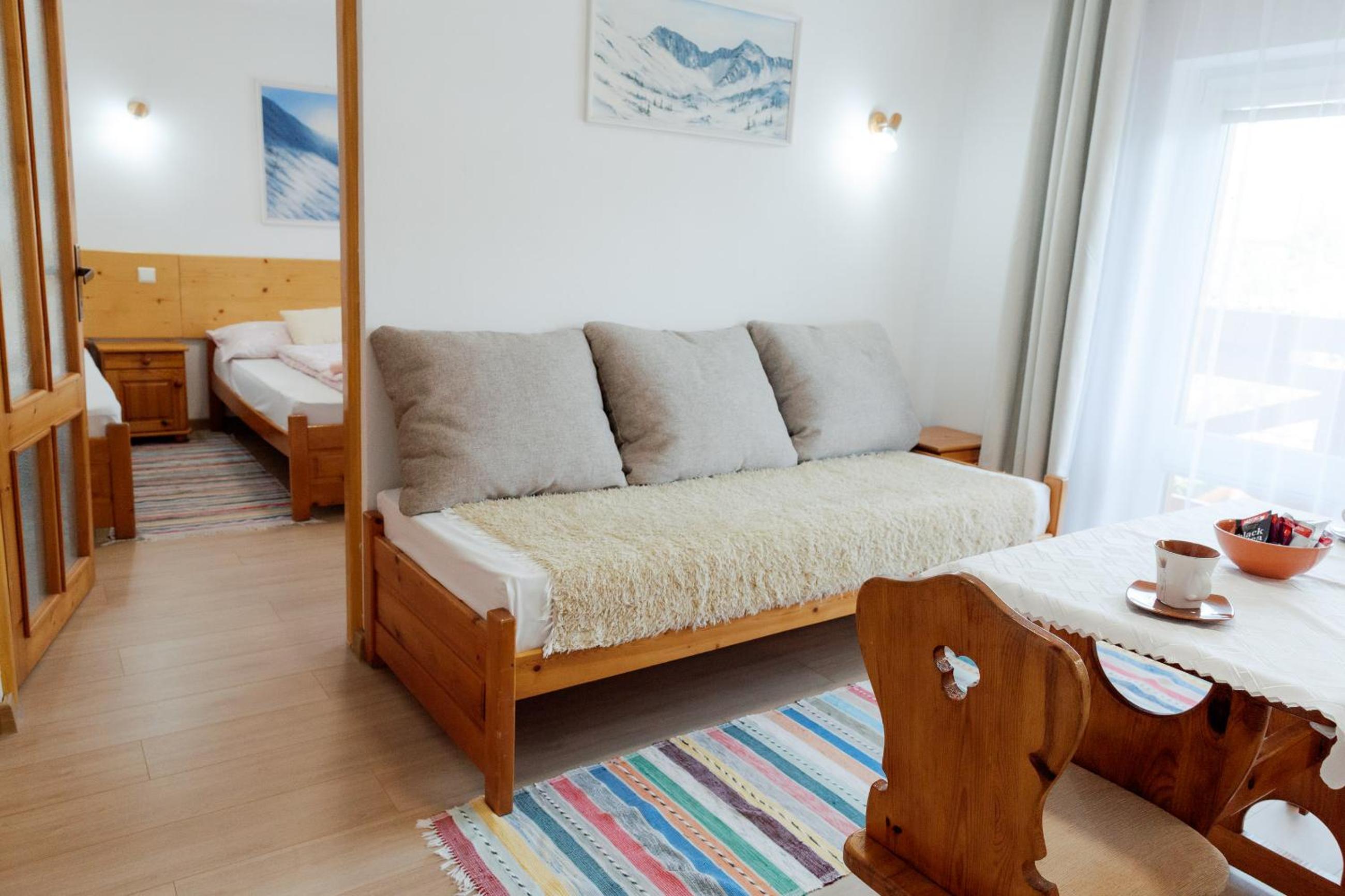 Apartment with Mountain View photo 3