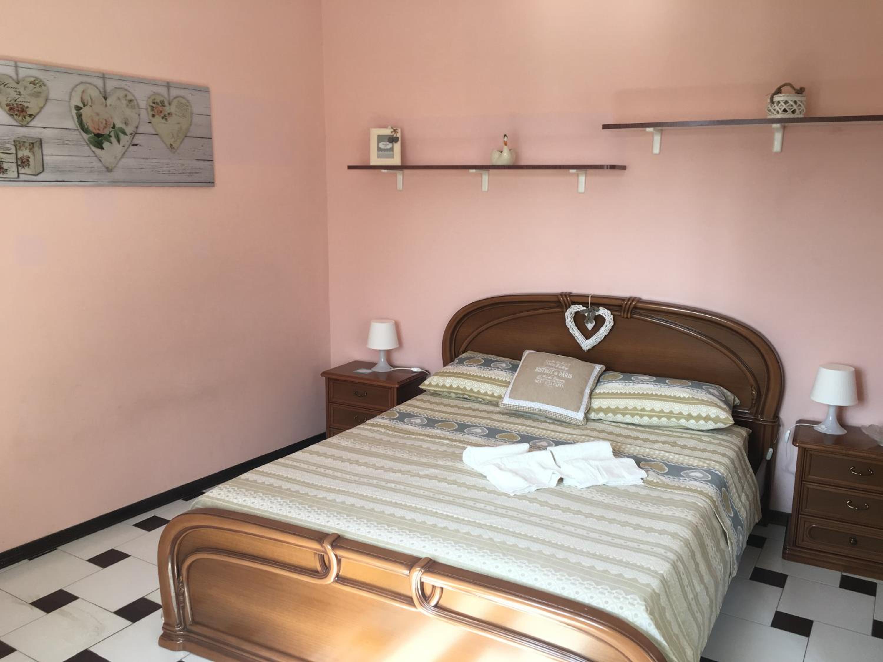 Double Room with Private Bathroom - Photo 1