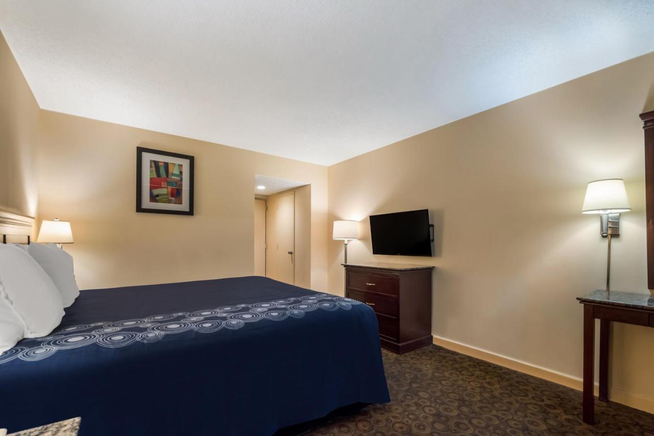 King Room - Accessible/Non-Smoking - Photo 2