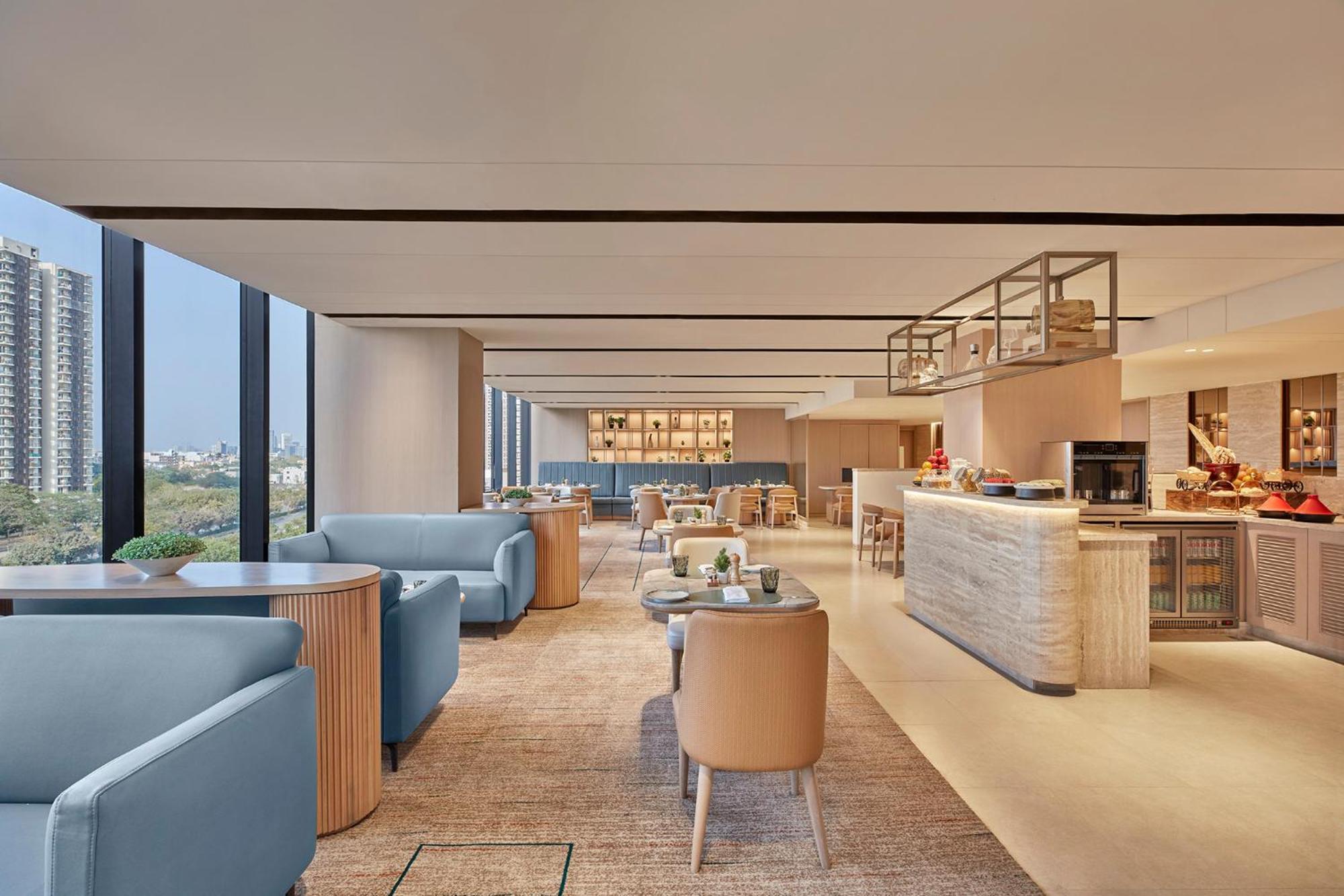 King Suite with Terrace - Lounge Access - Photo 5