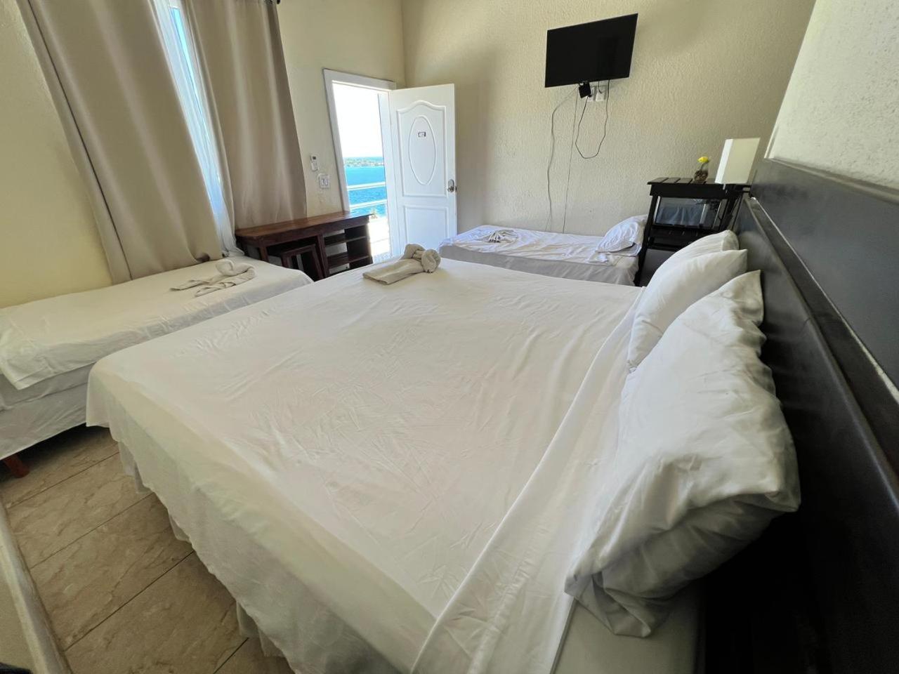 Deluxe Triple Room with Sea View photo 3