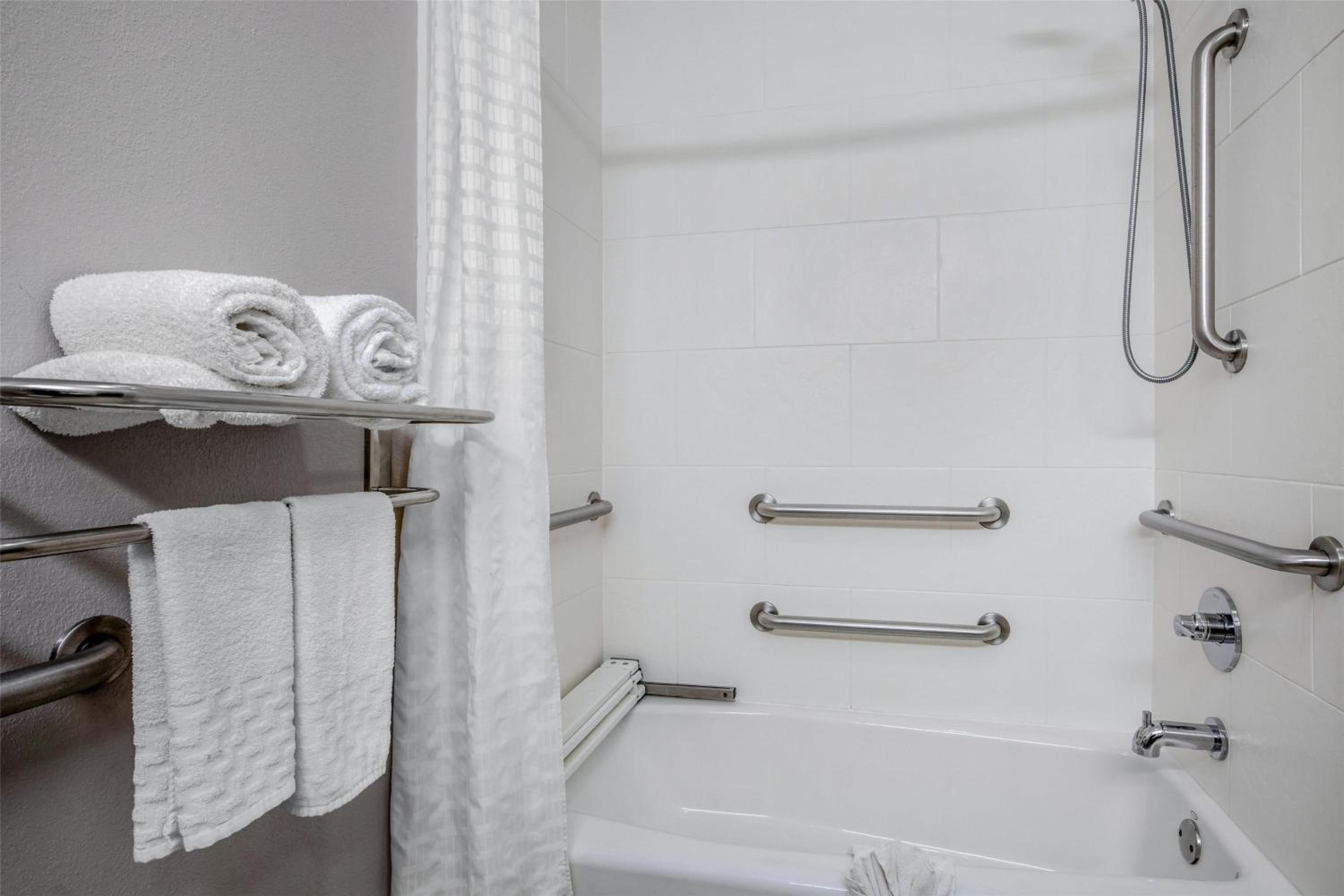 King Room with Mobility Accessible Bathtub