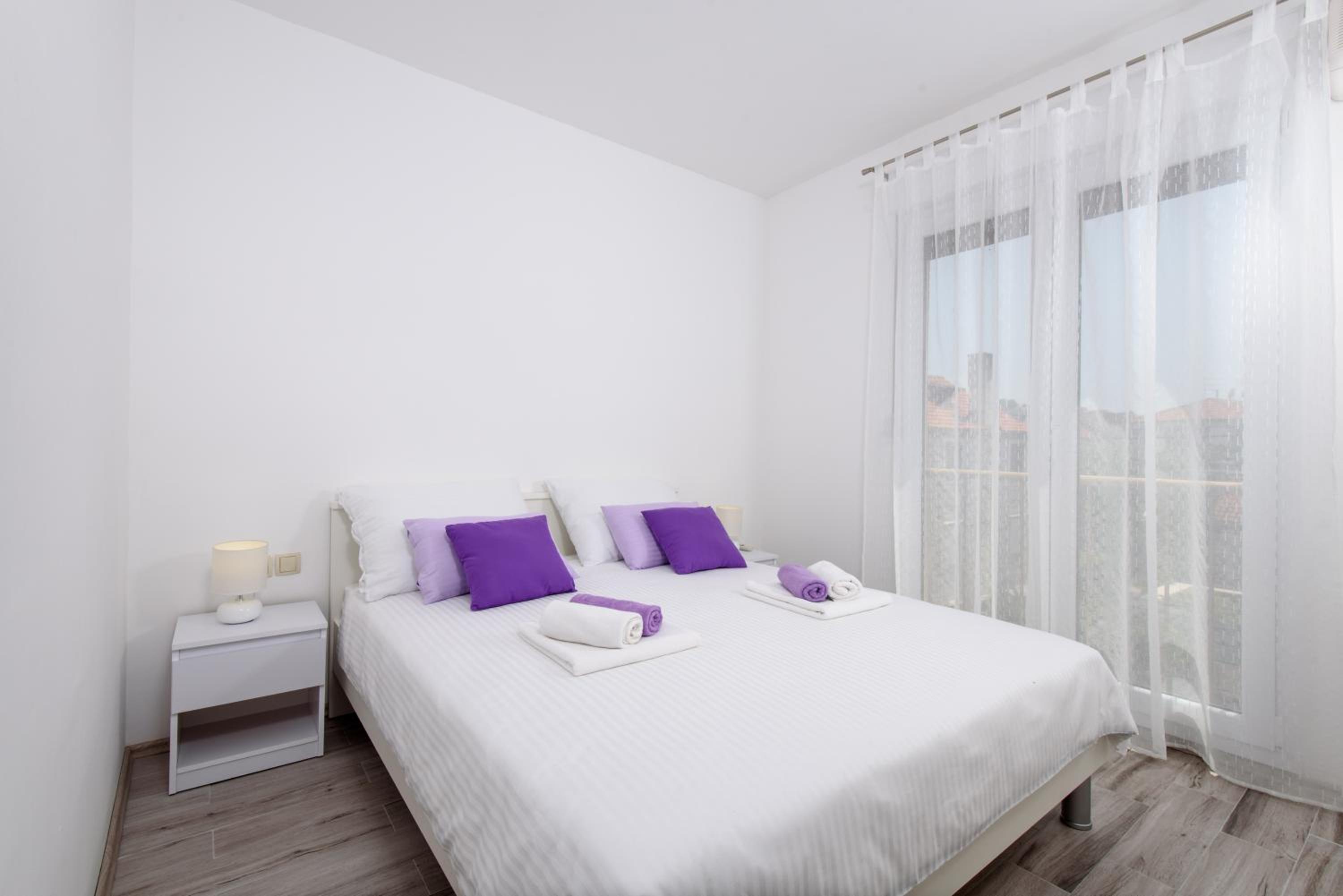 Studio Apartment - Photo 12