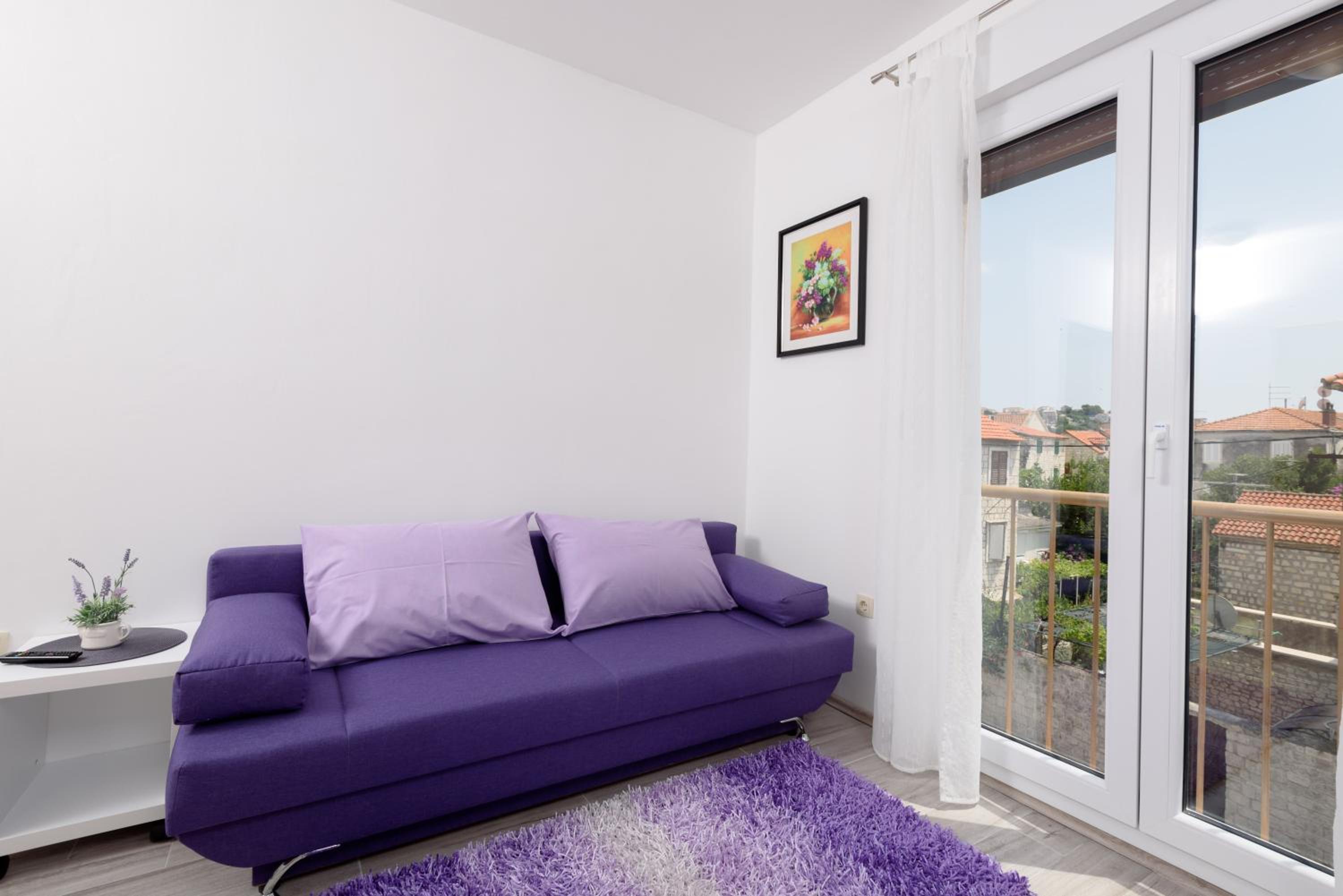 Studio Apartment - Photo 4