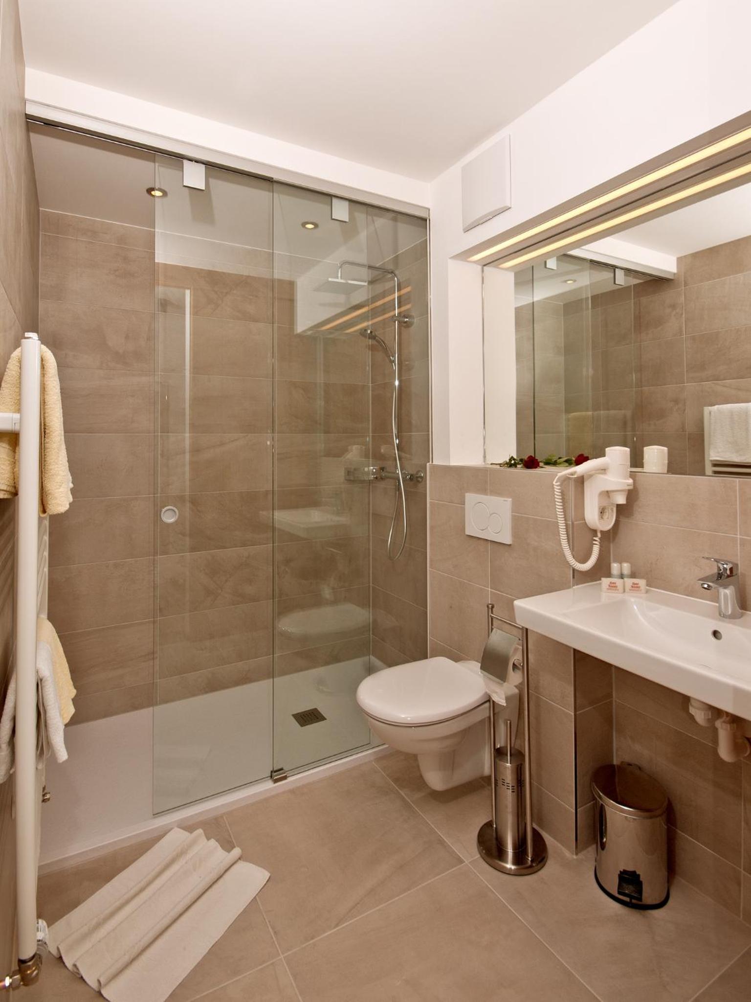 Comfort Double Room with Balcony - Photo 2
