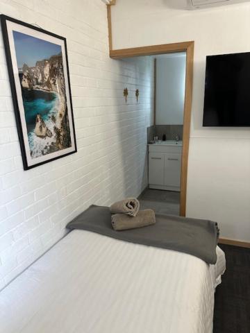 Economy Single Room