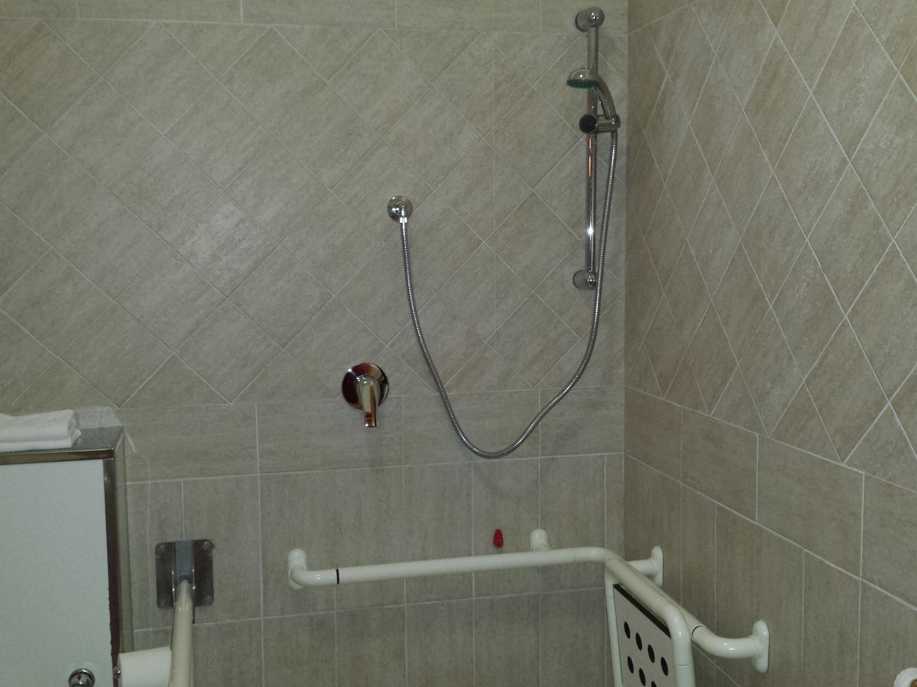 Double or Twin Room - Disability Access photo 3