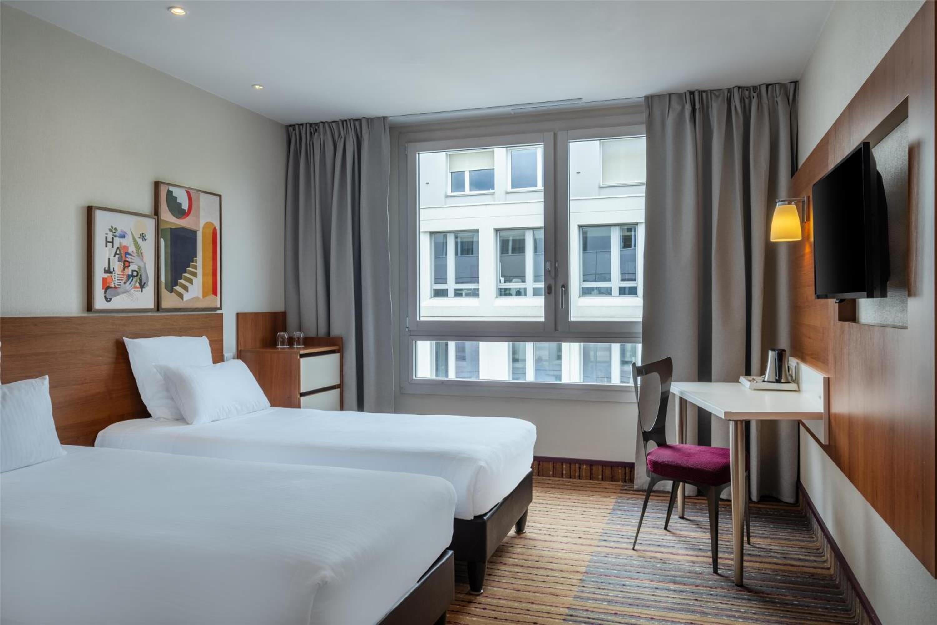Twin Room - Photo 6