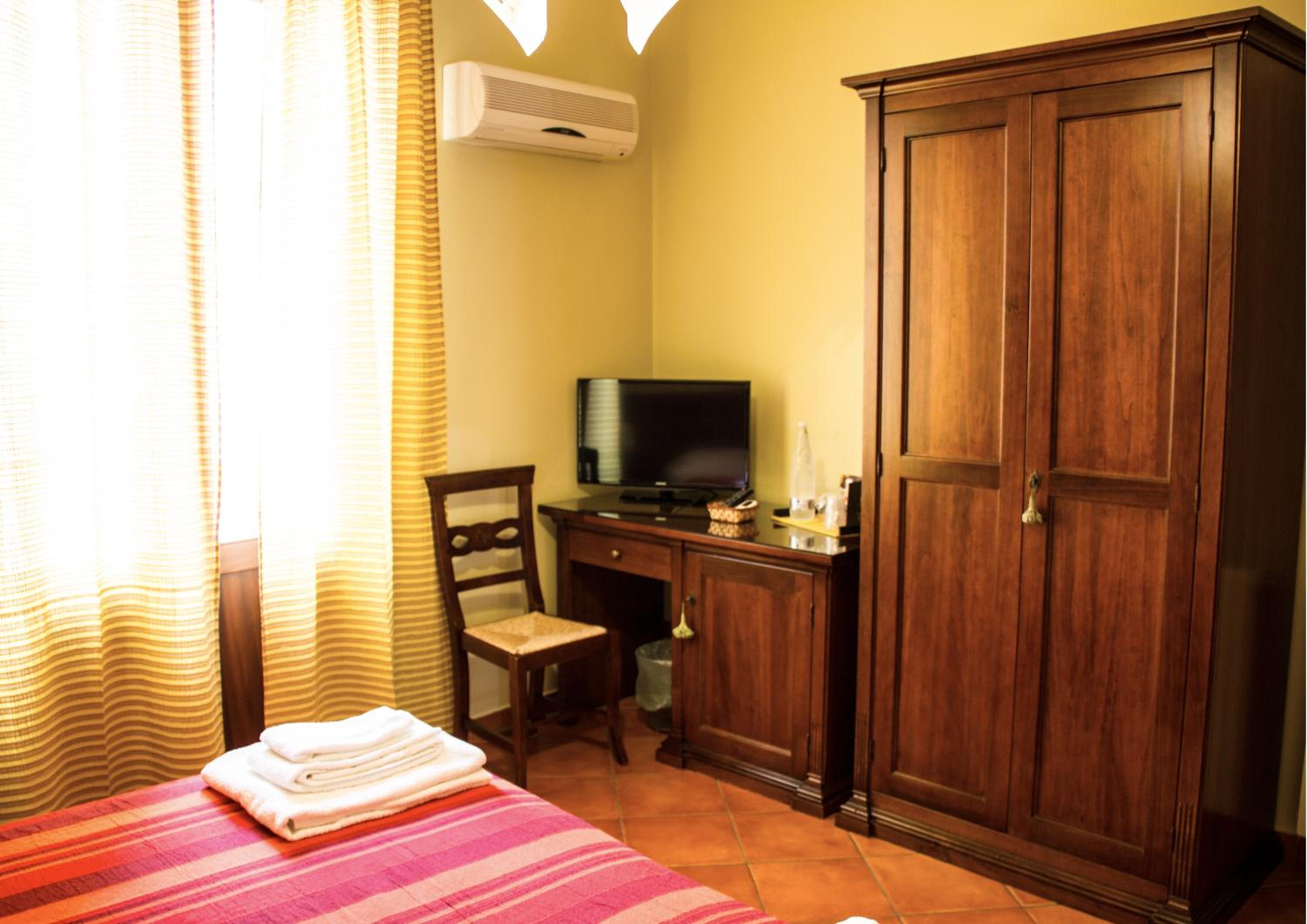 Suite with Sea View - Photo 2