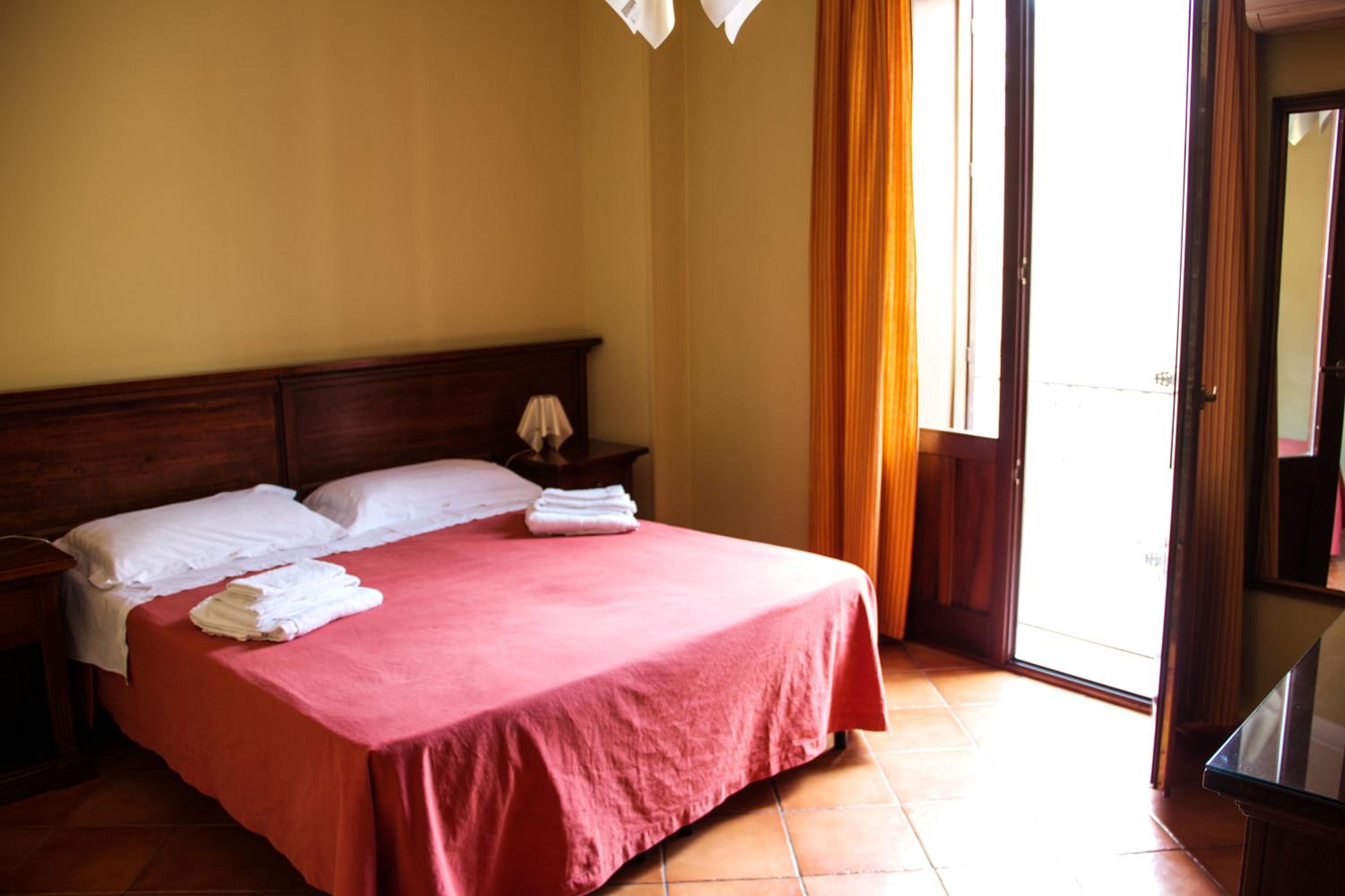Suite with Balcony - Photo 1