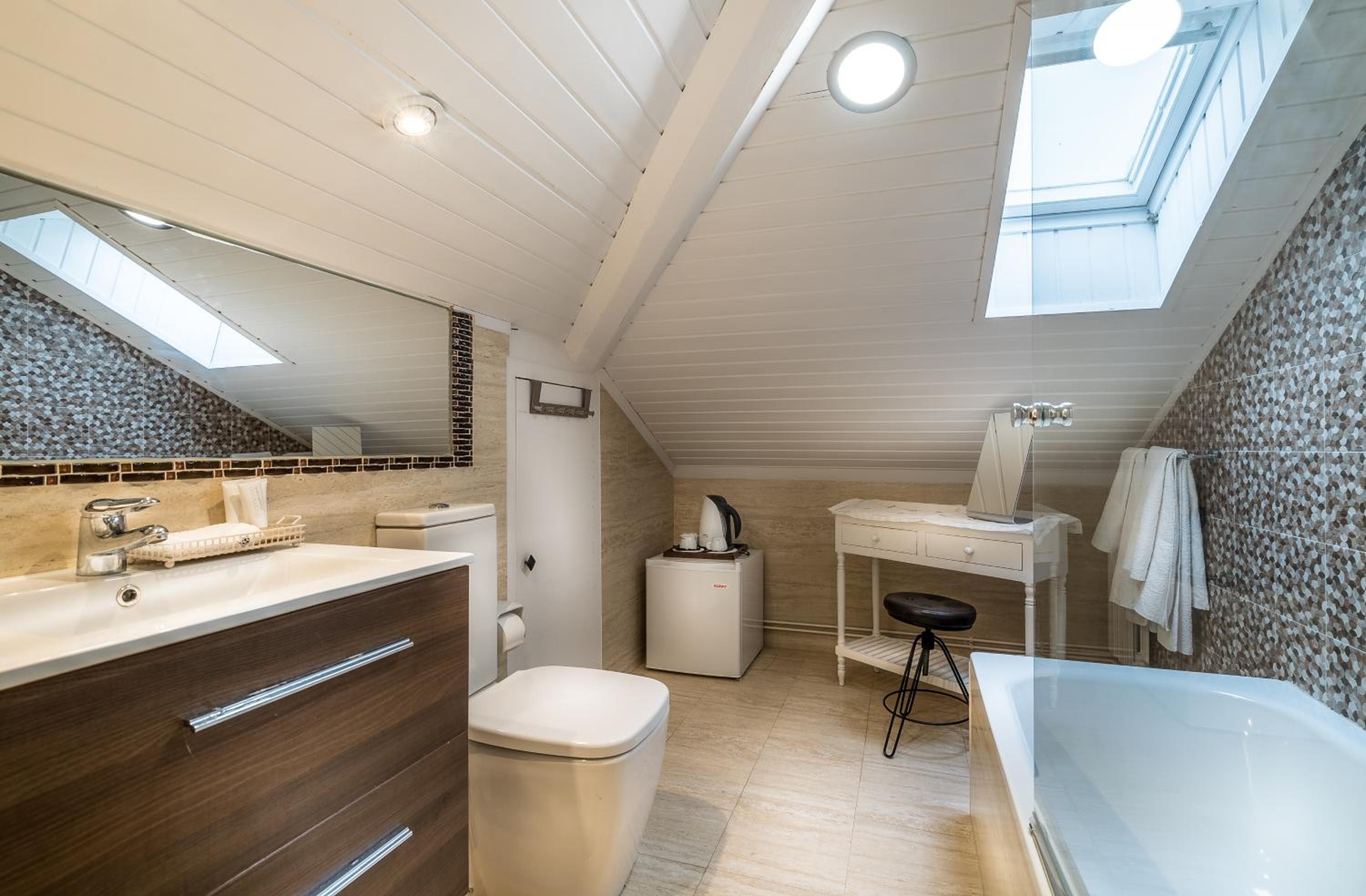 Double Attic Room with Ocean View photo 3