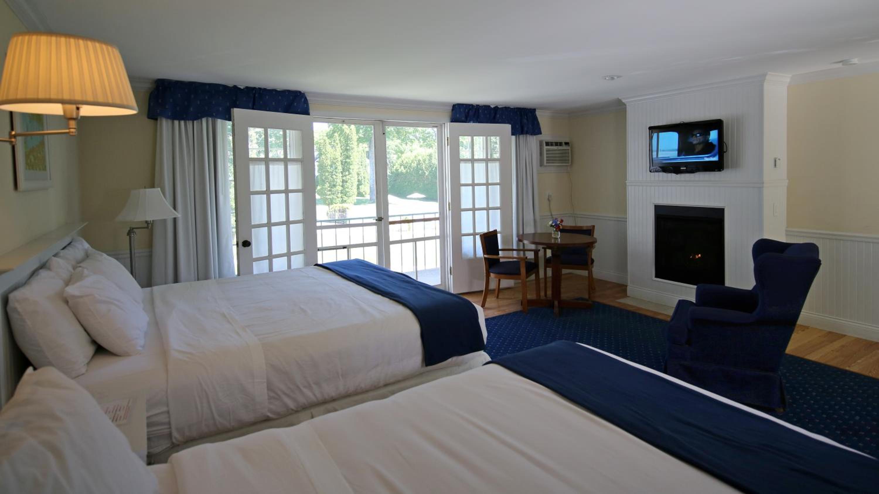 Superior King Suite photo 1