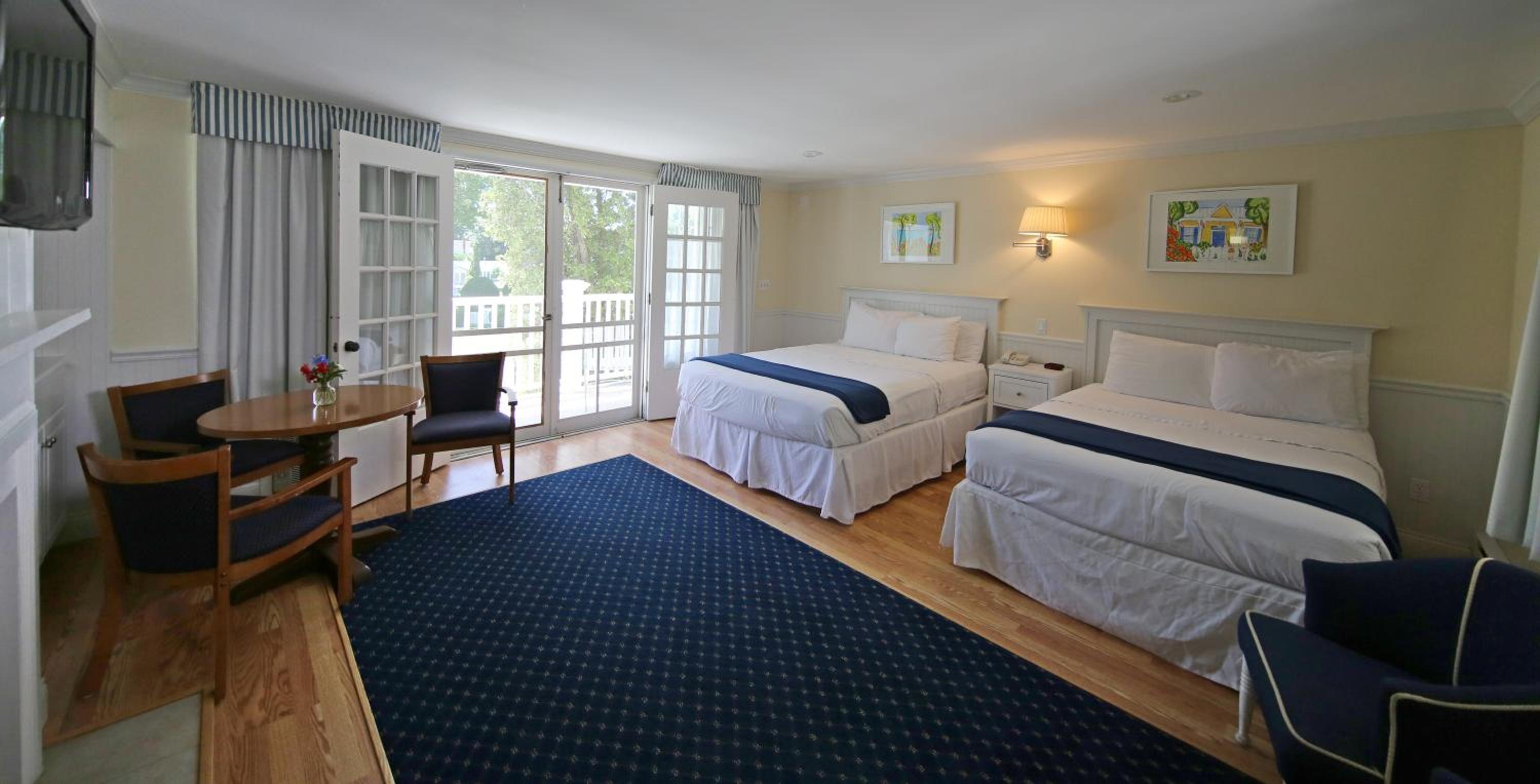 Superior King Suite photo 3