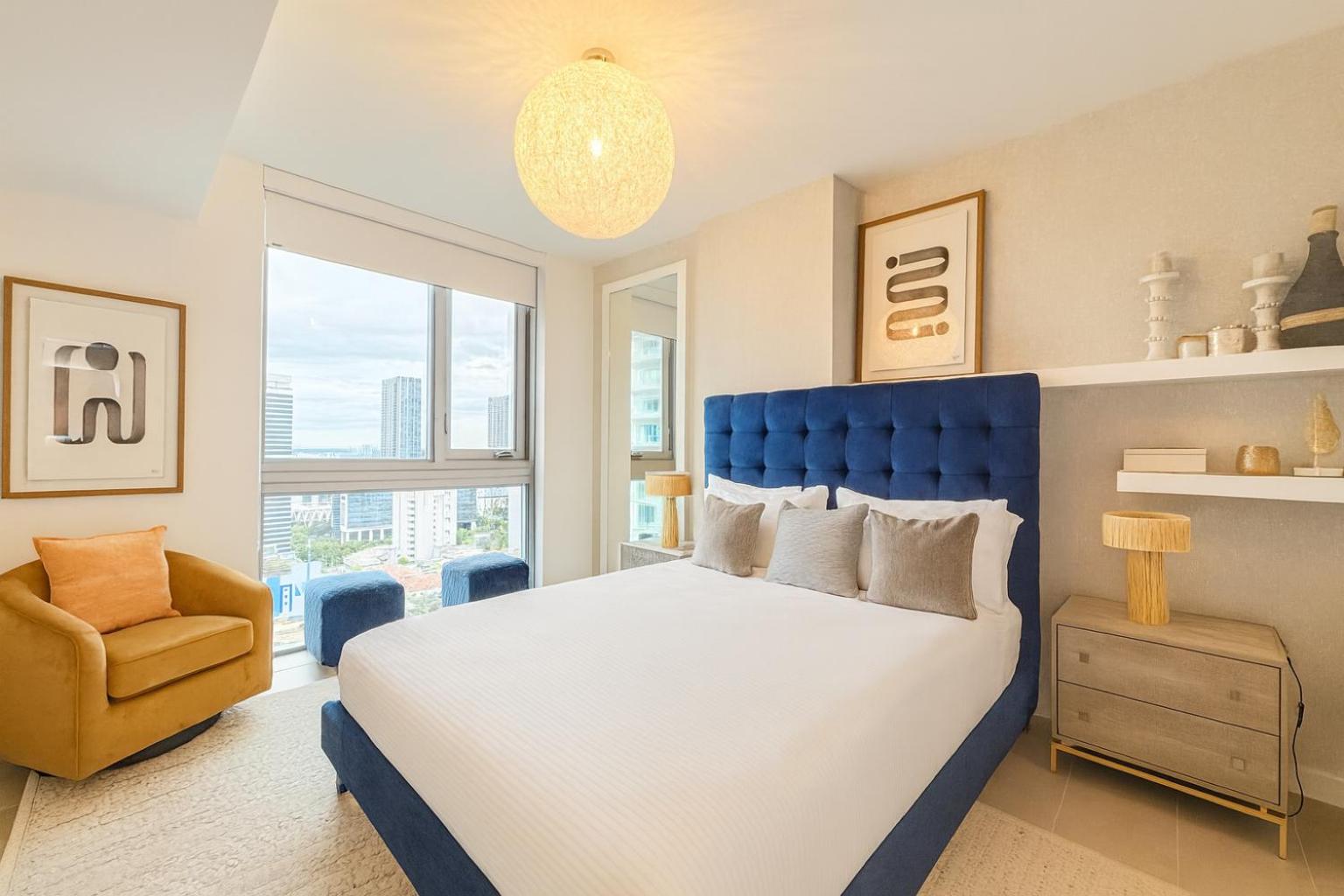 One-Bedroom Apartment with City View photo 1