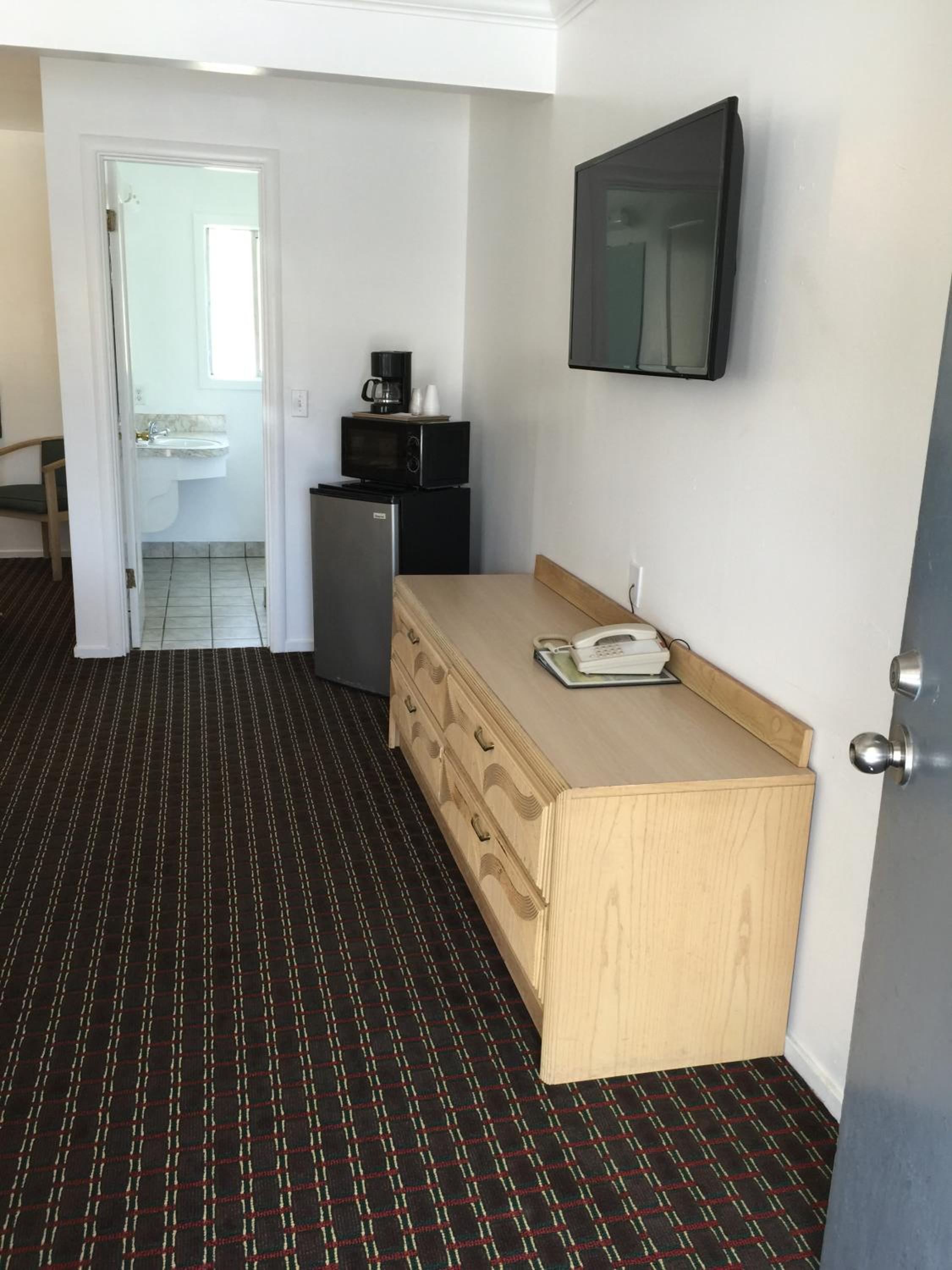 Double Room with Two Double Beds - Photo 4