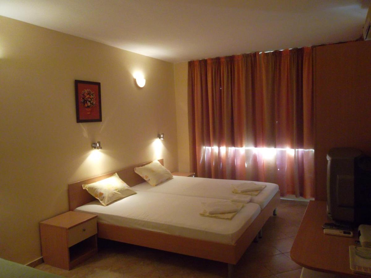 Triple Room with Balcony photo 3