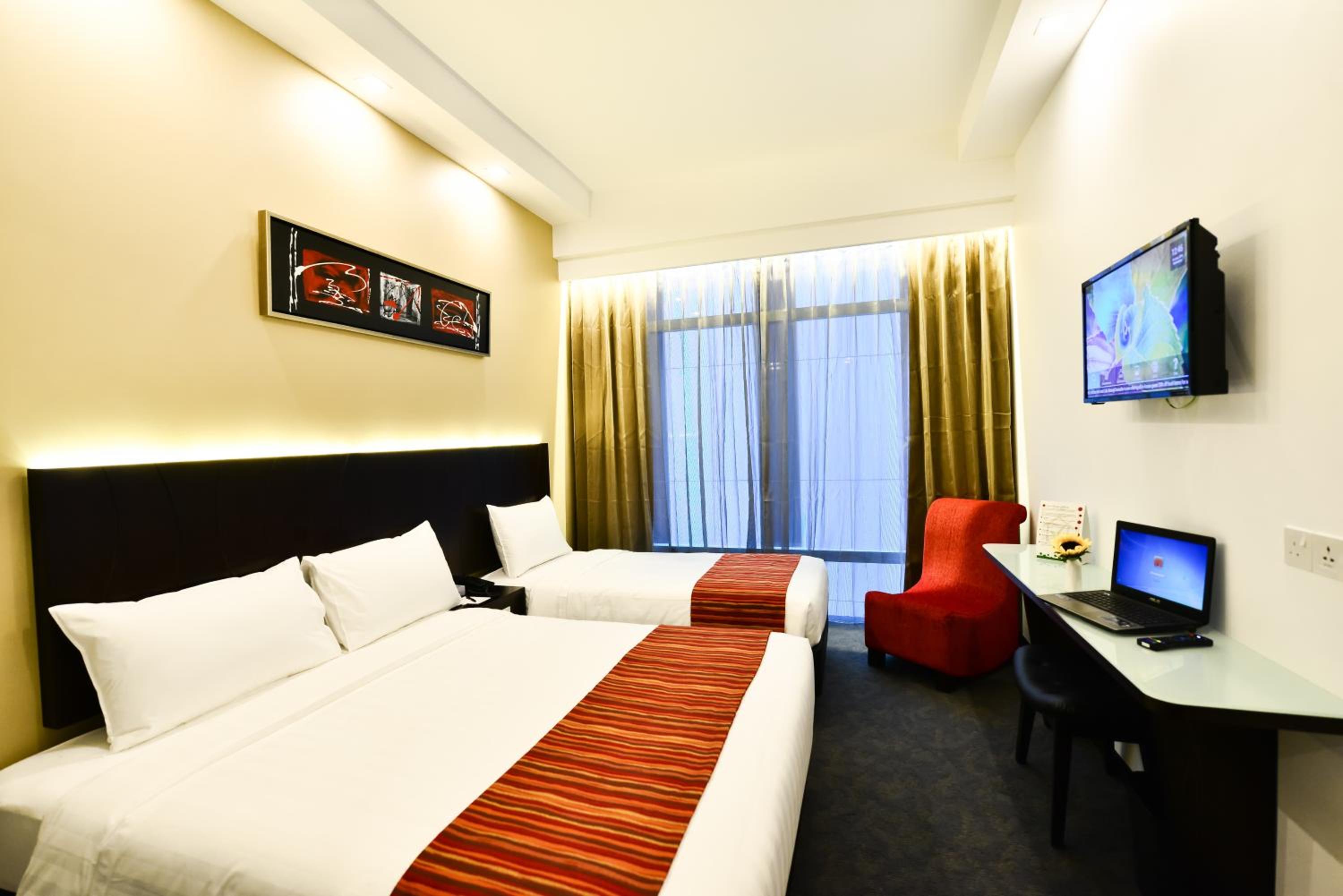 Deluxe Triple Room photo 3