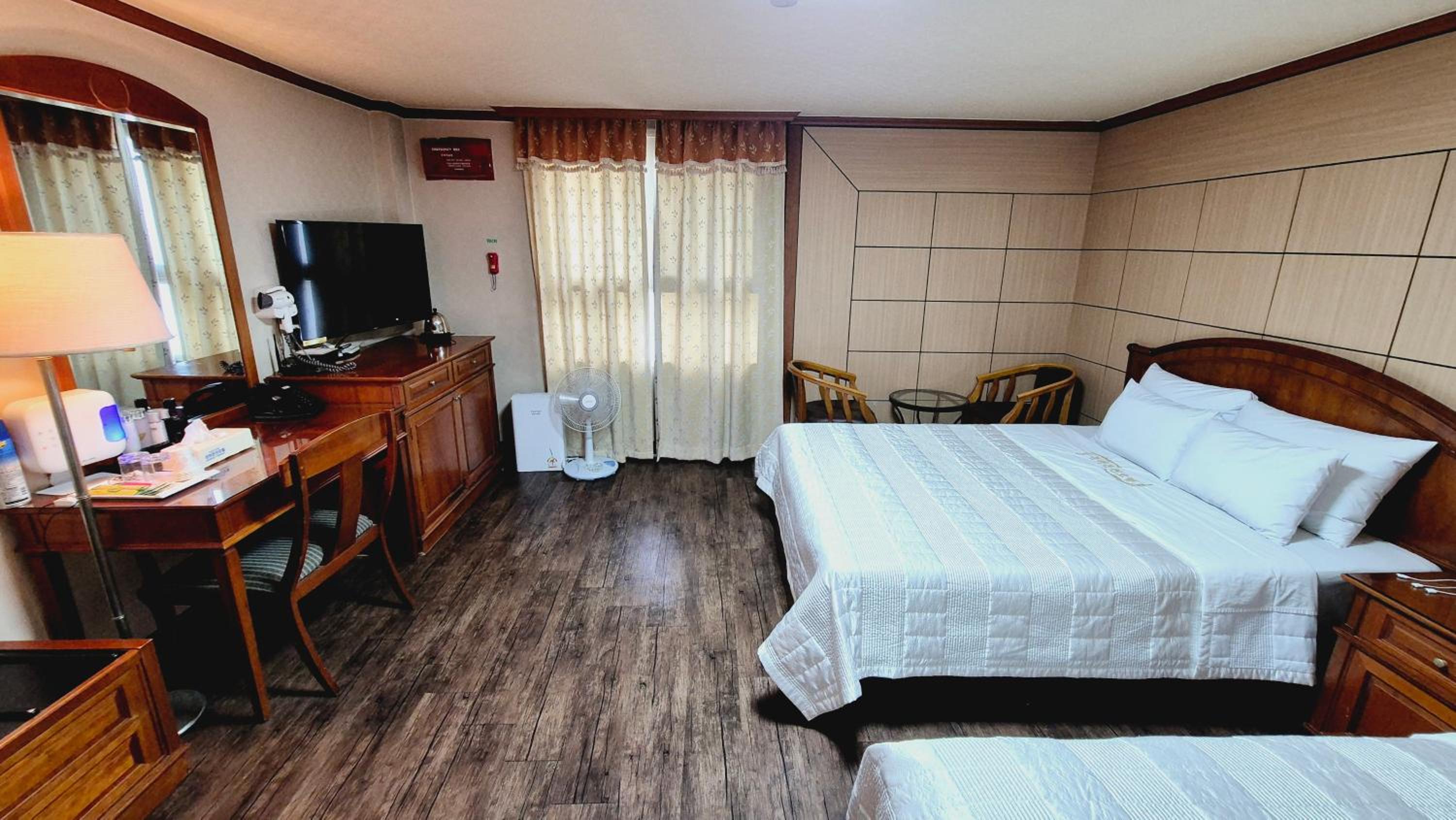 Deluxe Twin Room photo 3