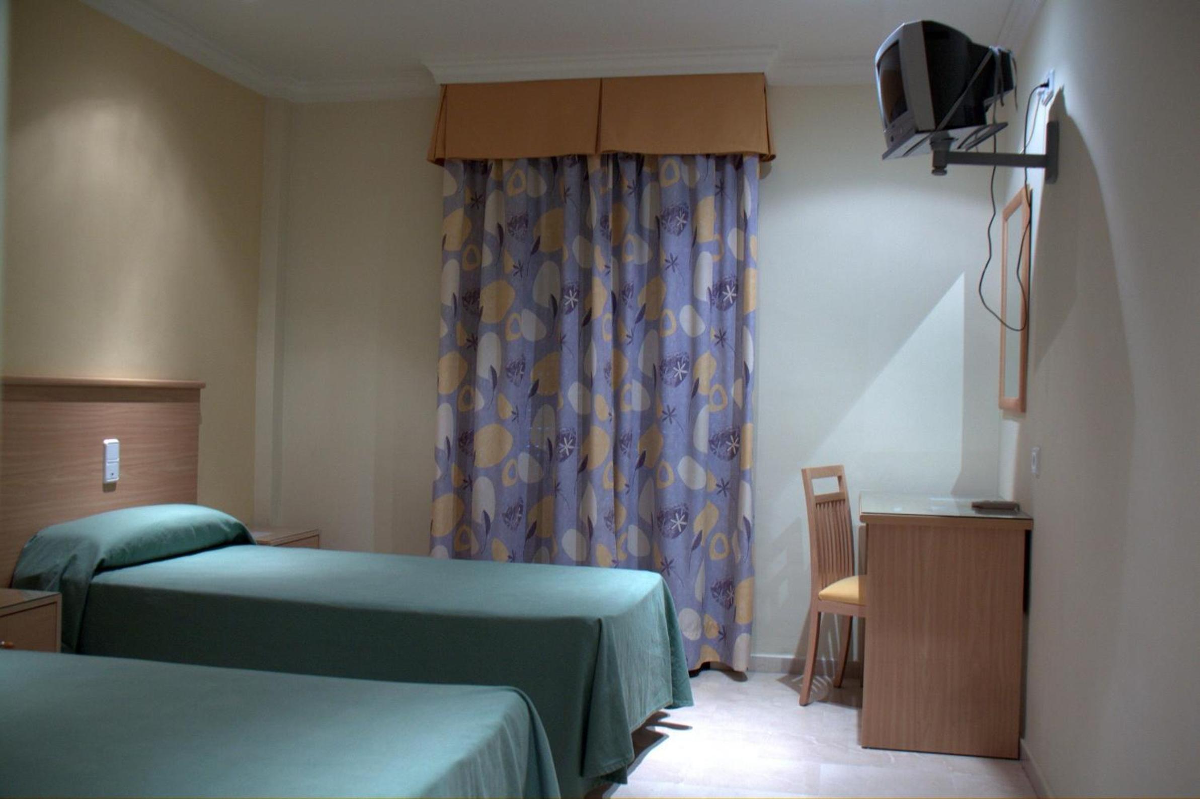 Double or Twin Room - Photo 2