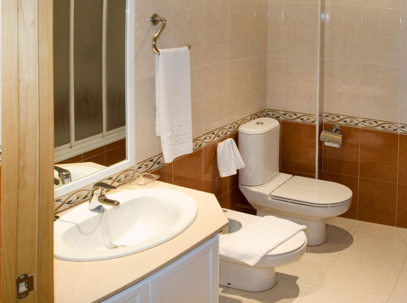 Double or Twin Room - Photo 8