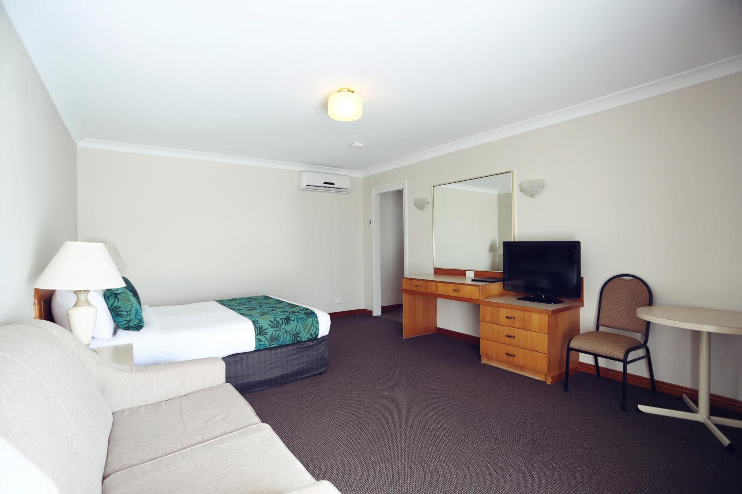 Standard Queen Room - Photo 2