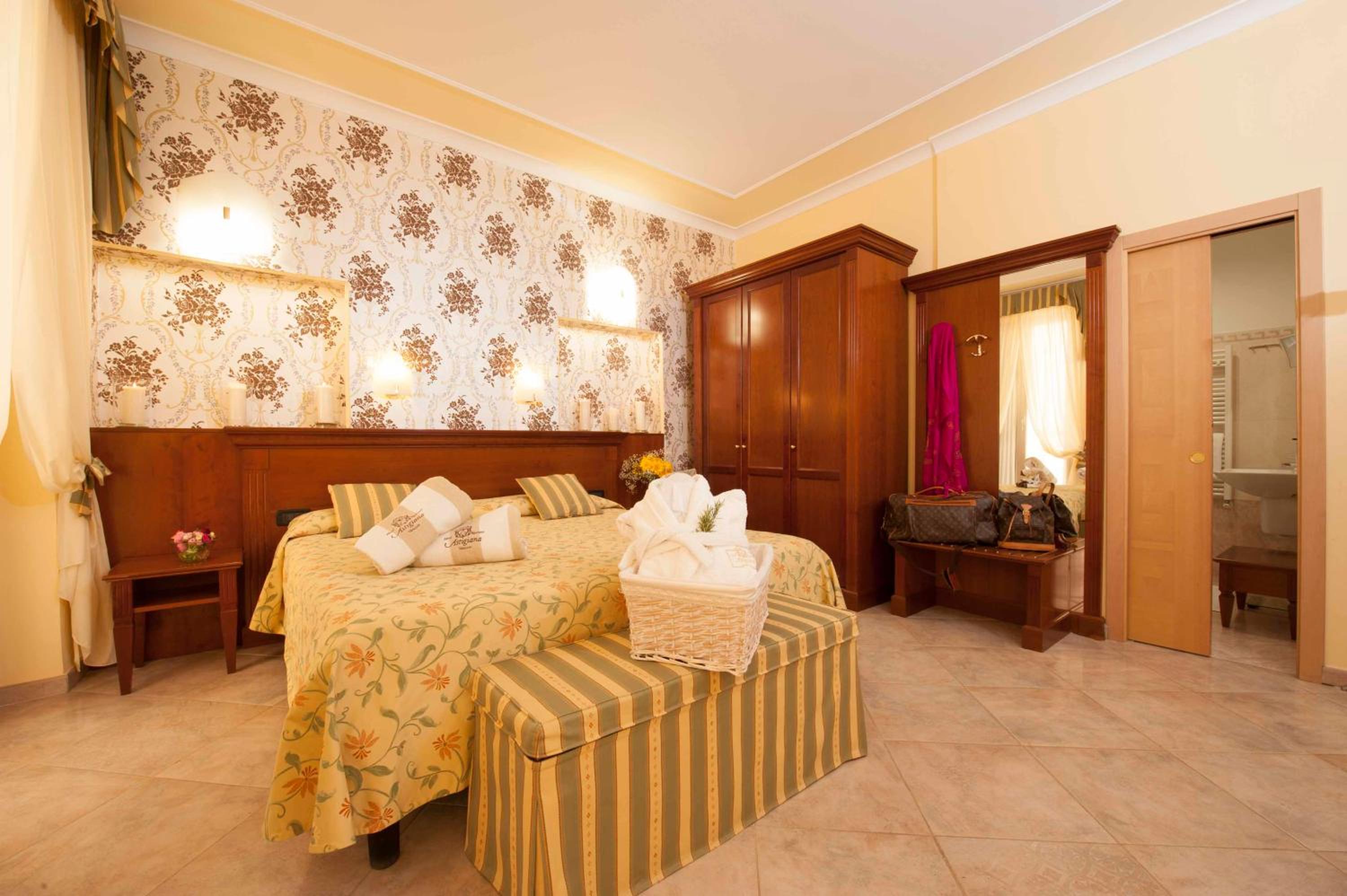 Suite (3 Adults)
