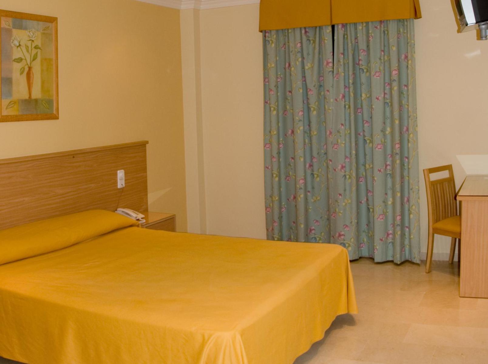 Double or Twin Room - Photo 1